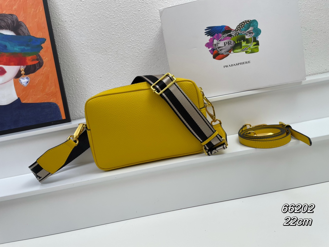 【PRADA】VITELLODAINO 22-14-8cm
