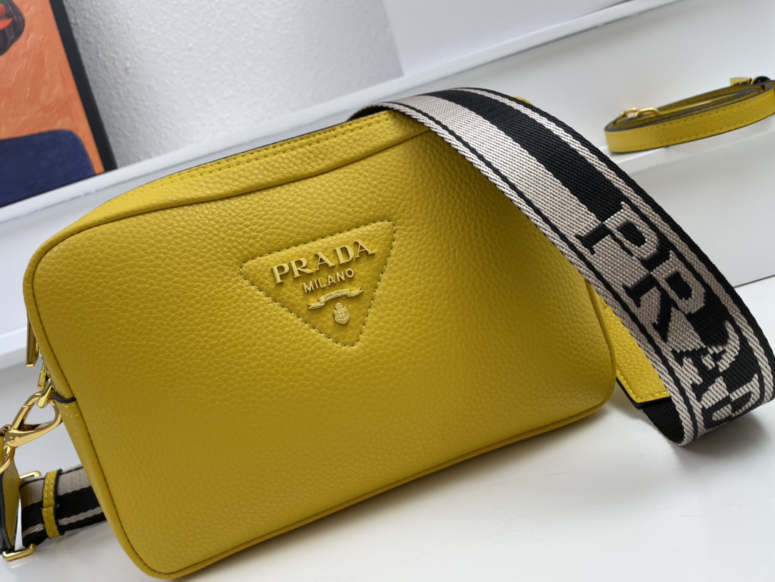 【PRADA】VITELLODAINO 22-14-8cm