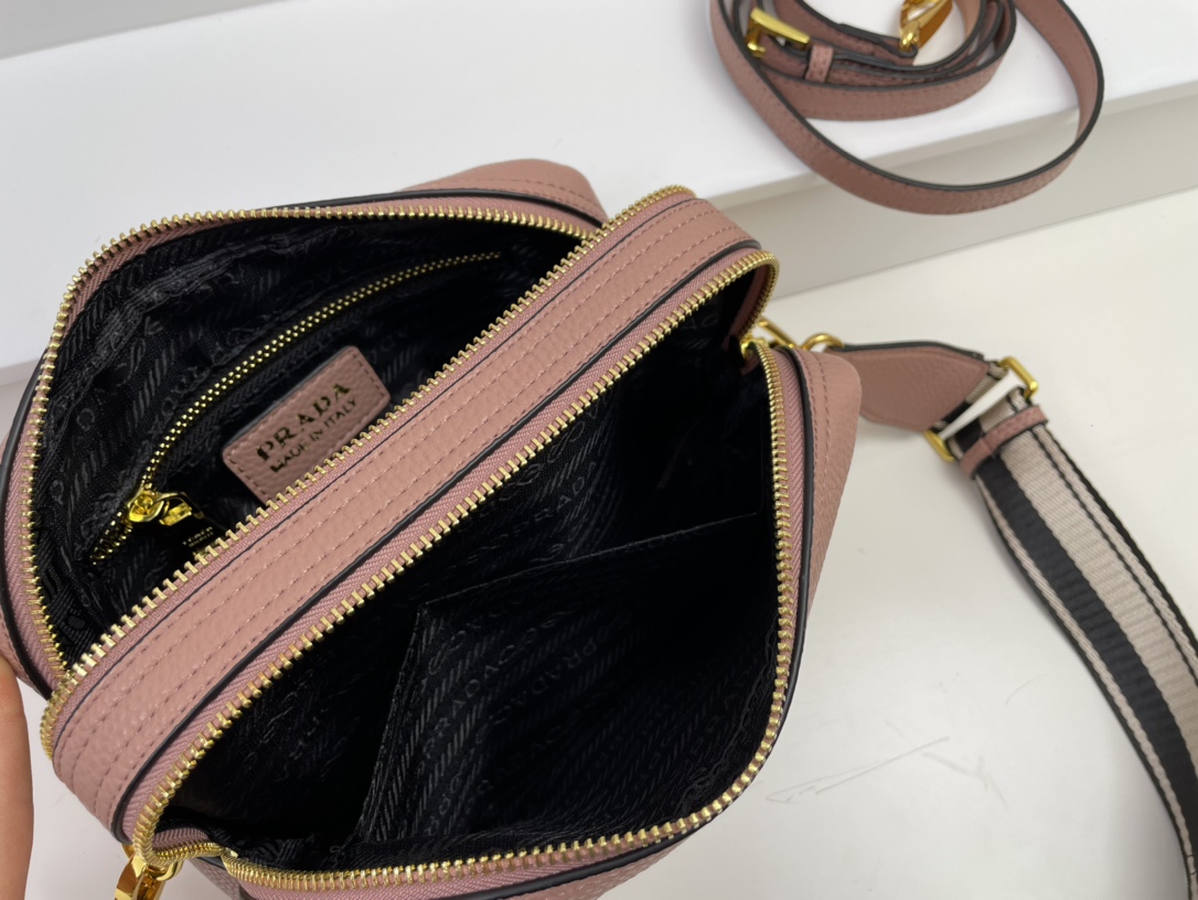 【PRADA】VITELLODAINO 22-14-8cm