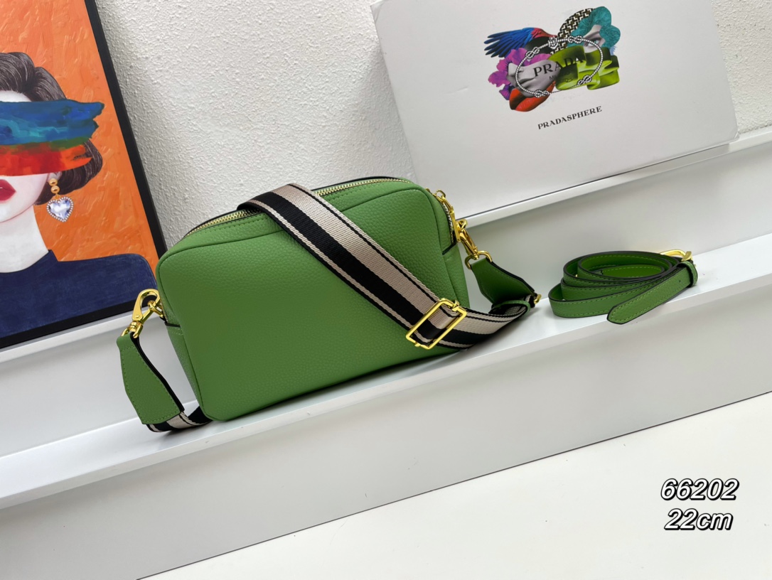 【PRADA】VITELLODAINO 22-14-8cm