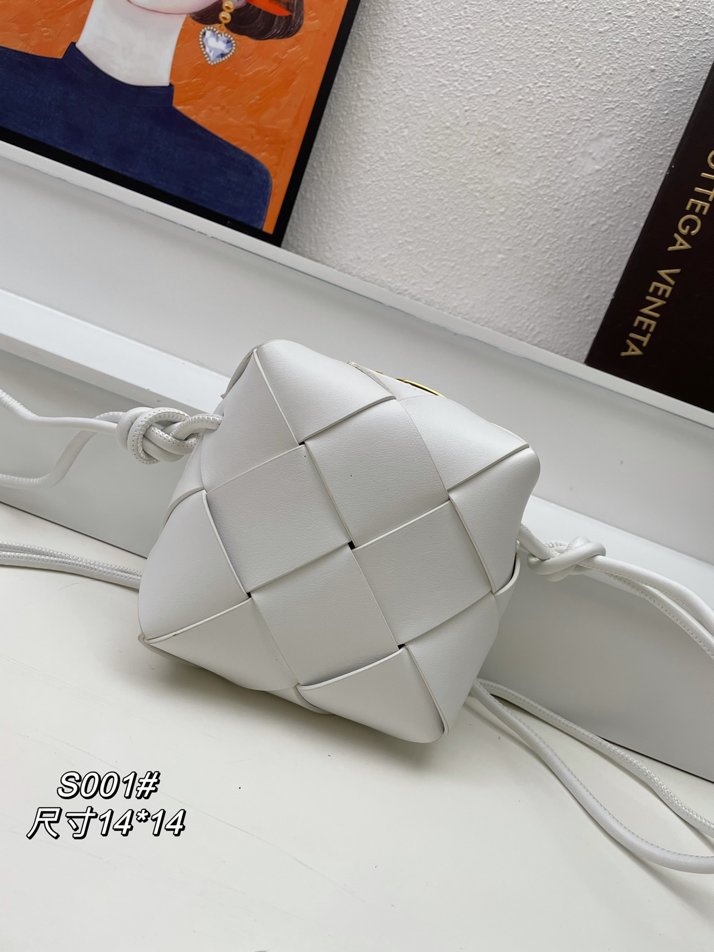 【Bottega Veneta】cassette -14*14*7CM