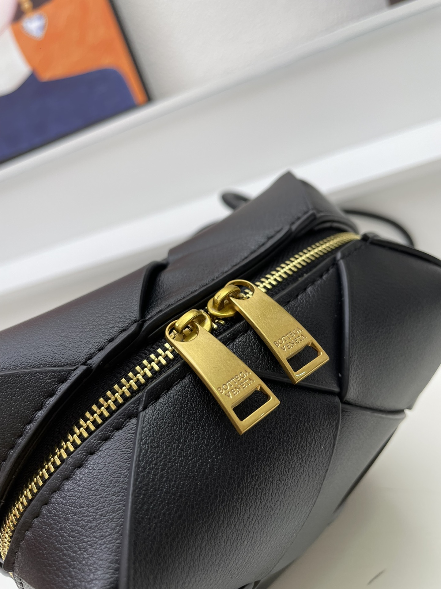 【Bottega Veneta】cassette -14*14*7CM