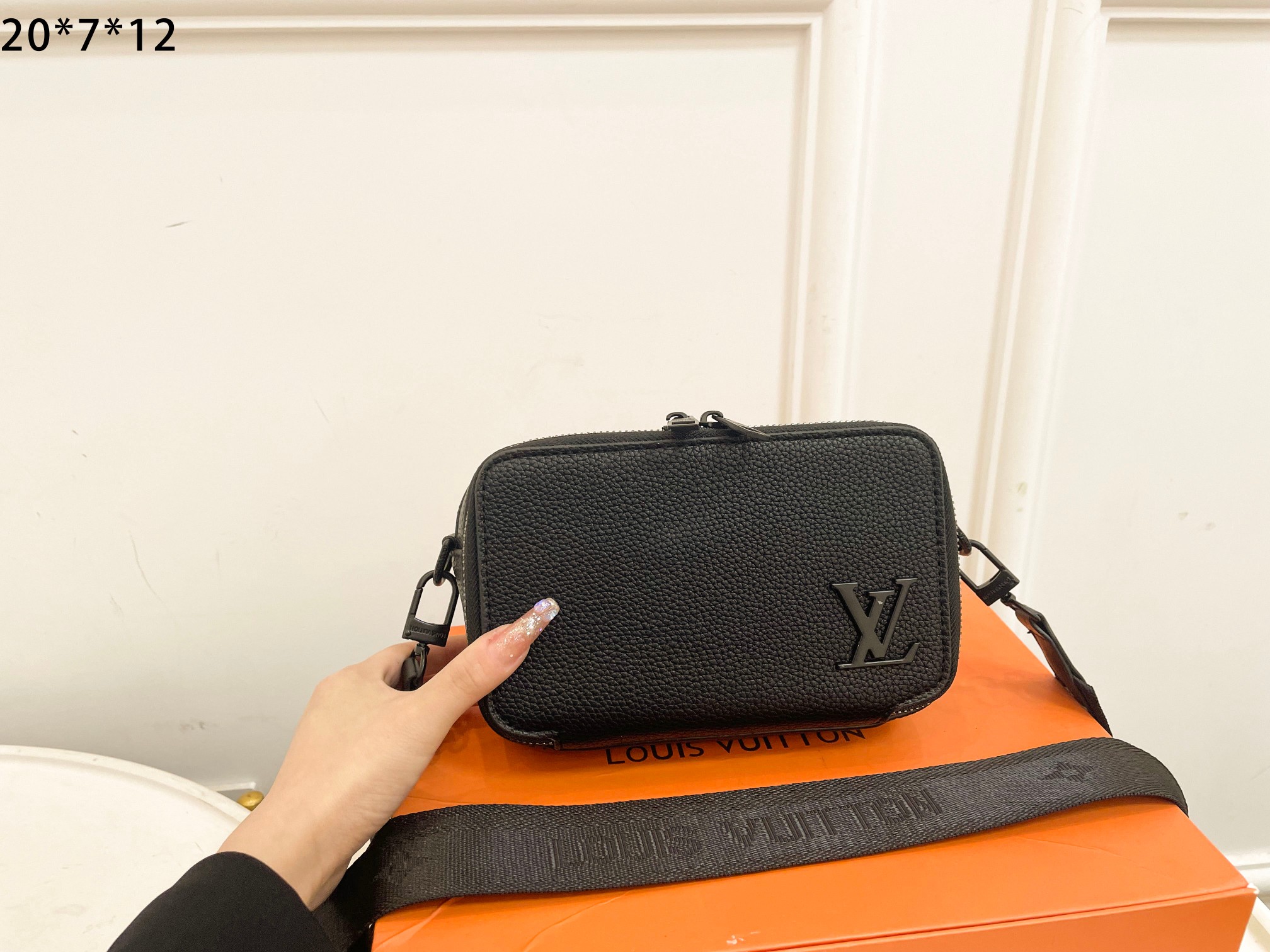 【LOUIS VUITTON】20*7*12cm