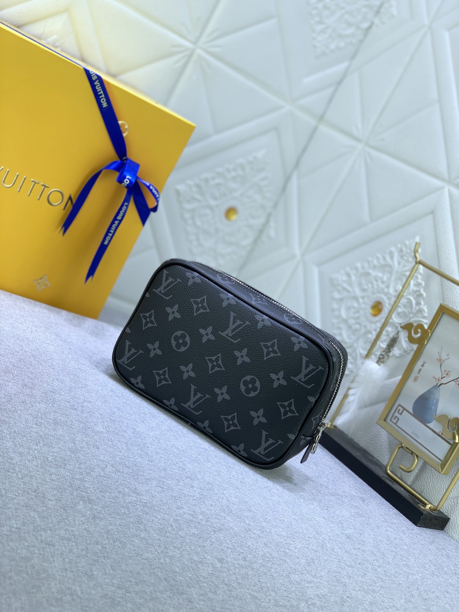 【LOUIS VUITTON】Eclipse