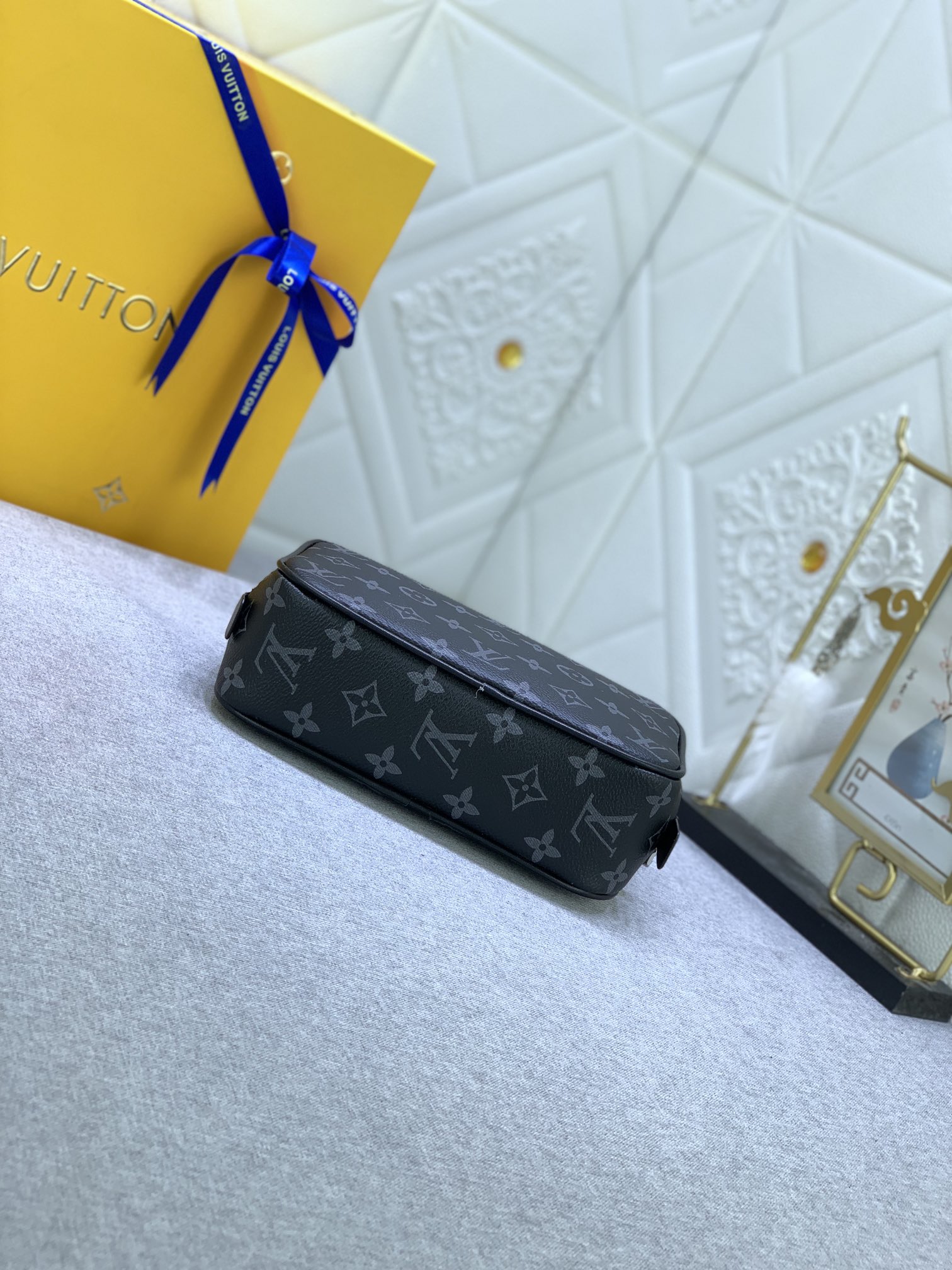 【LOUIS VUITTON】Eclipse