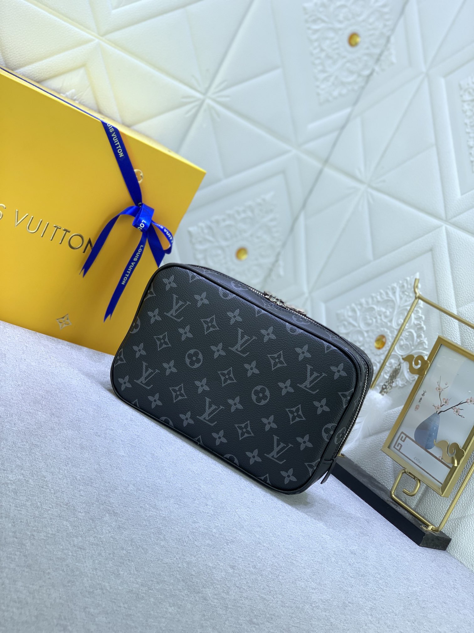【LOUIS VUITTON】Eclipse