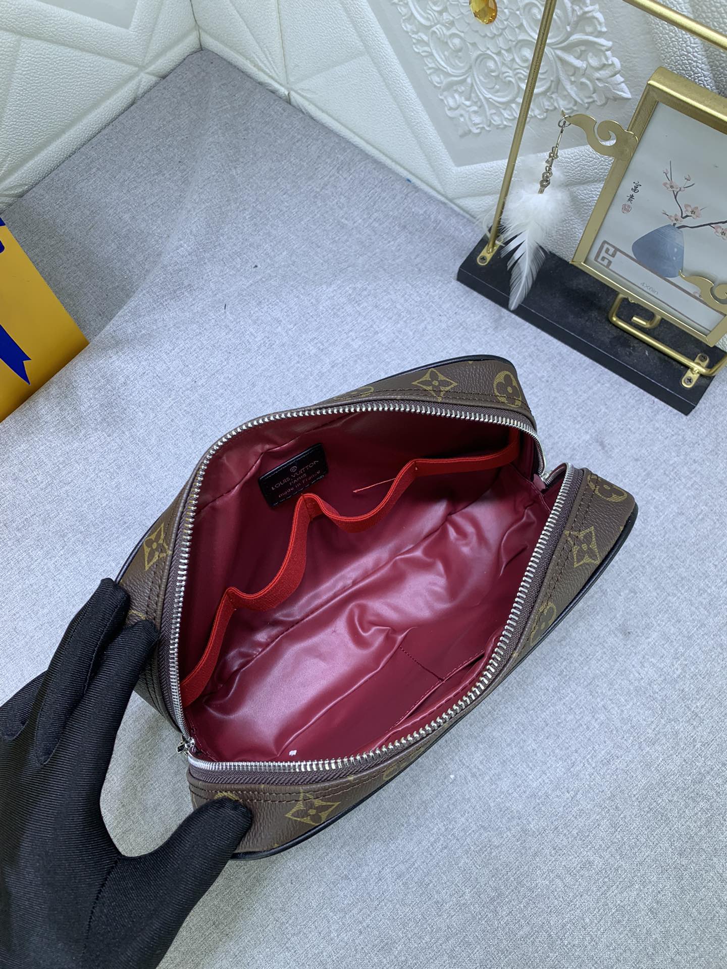 【LOUIS VUITTON】Eclipse