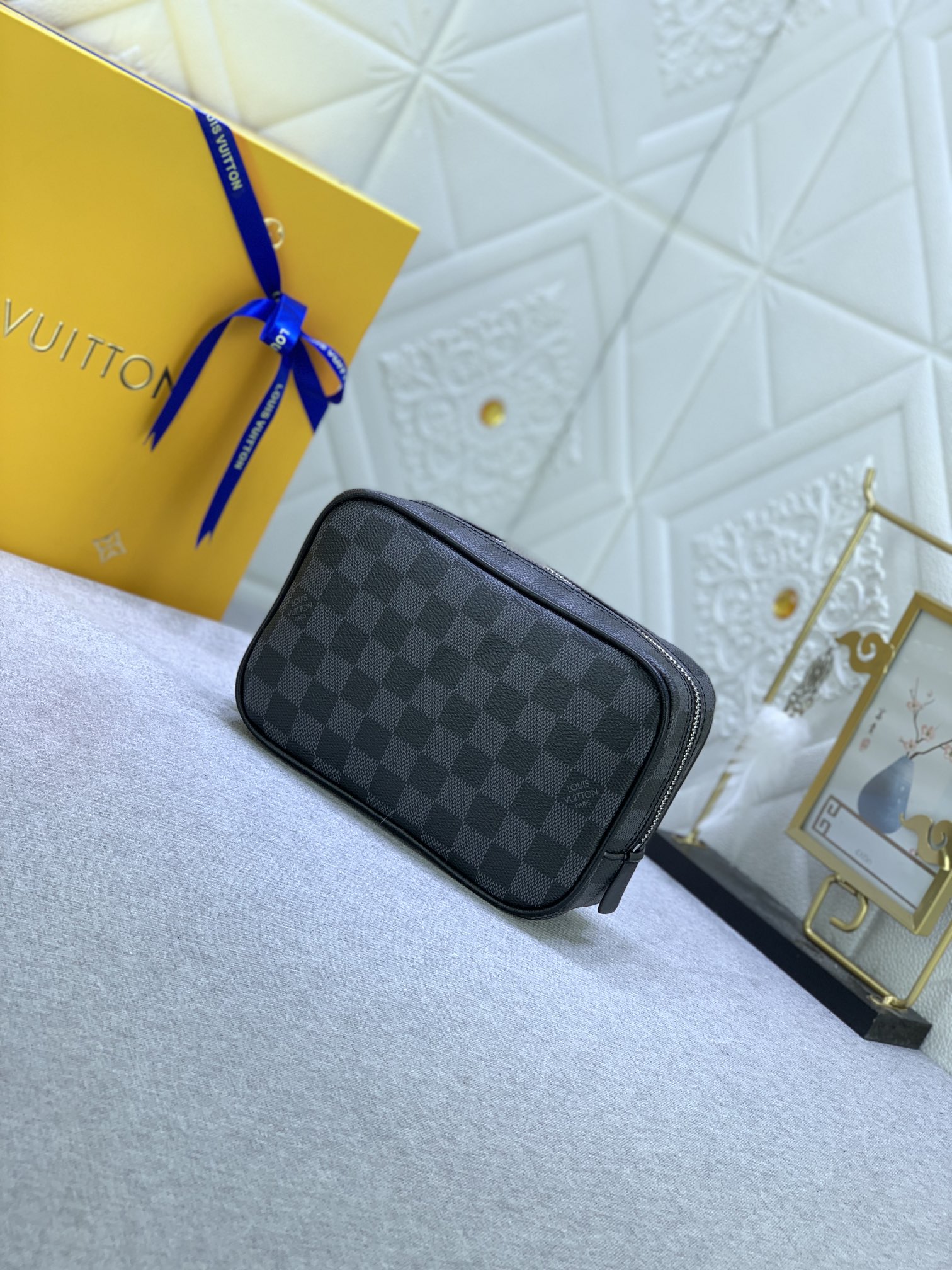 【LOUIS VUITTON】Eclipse