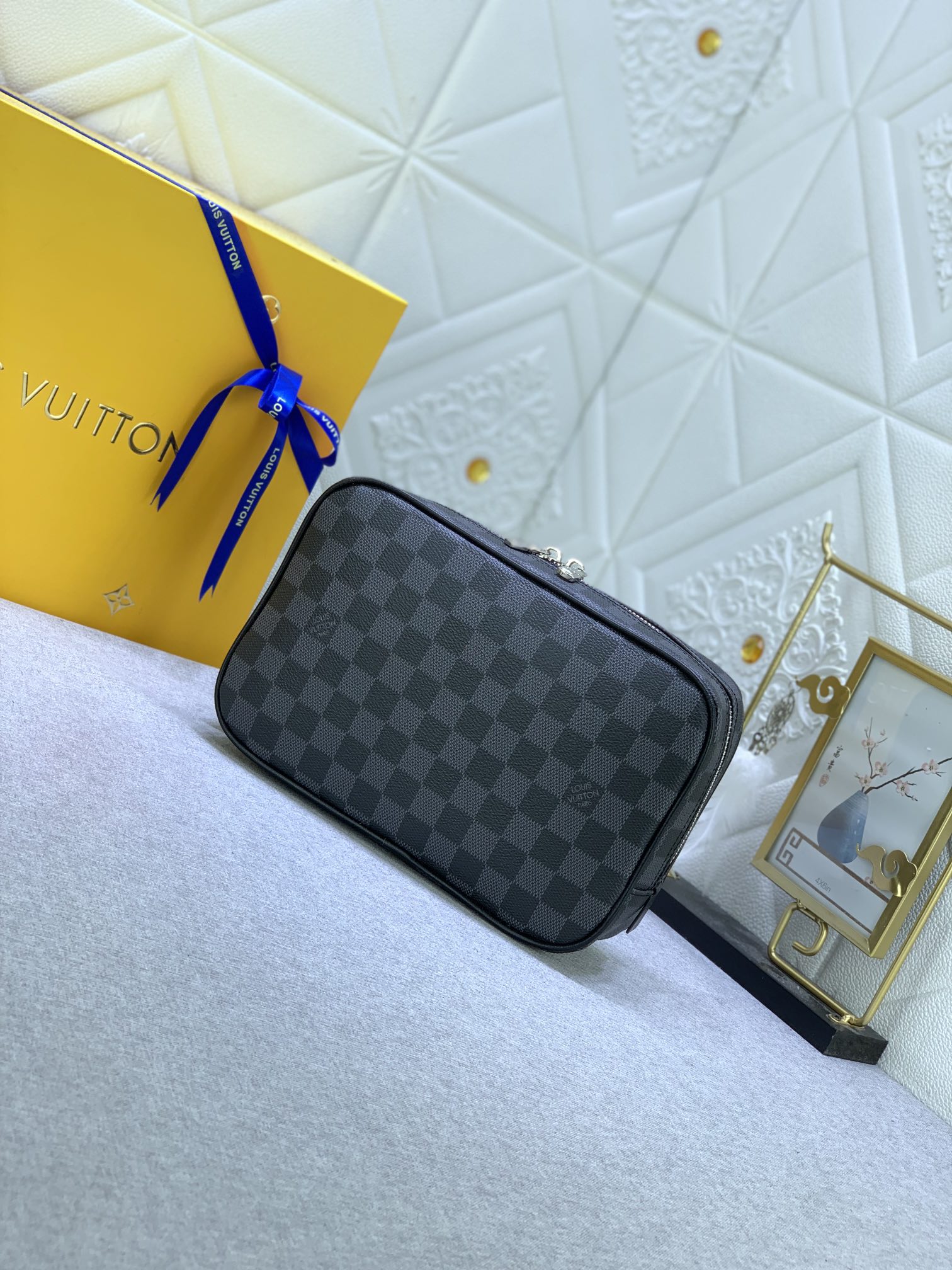 【LOUIS VUITTON】Eclipse