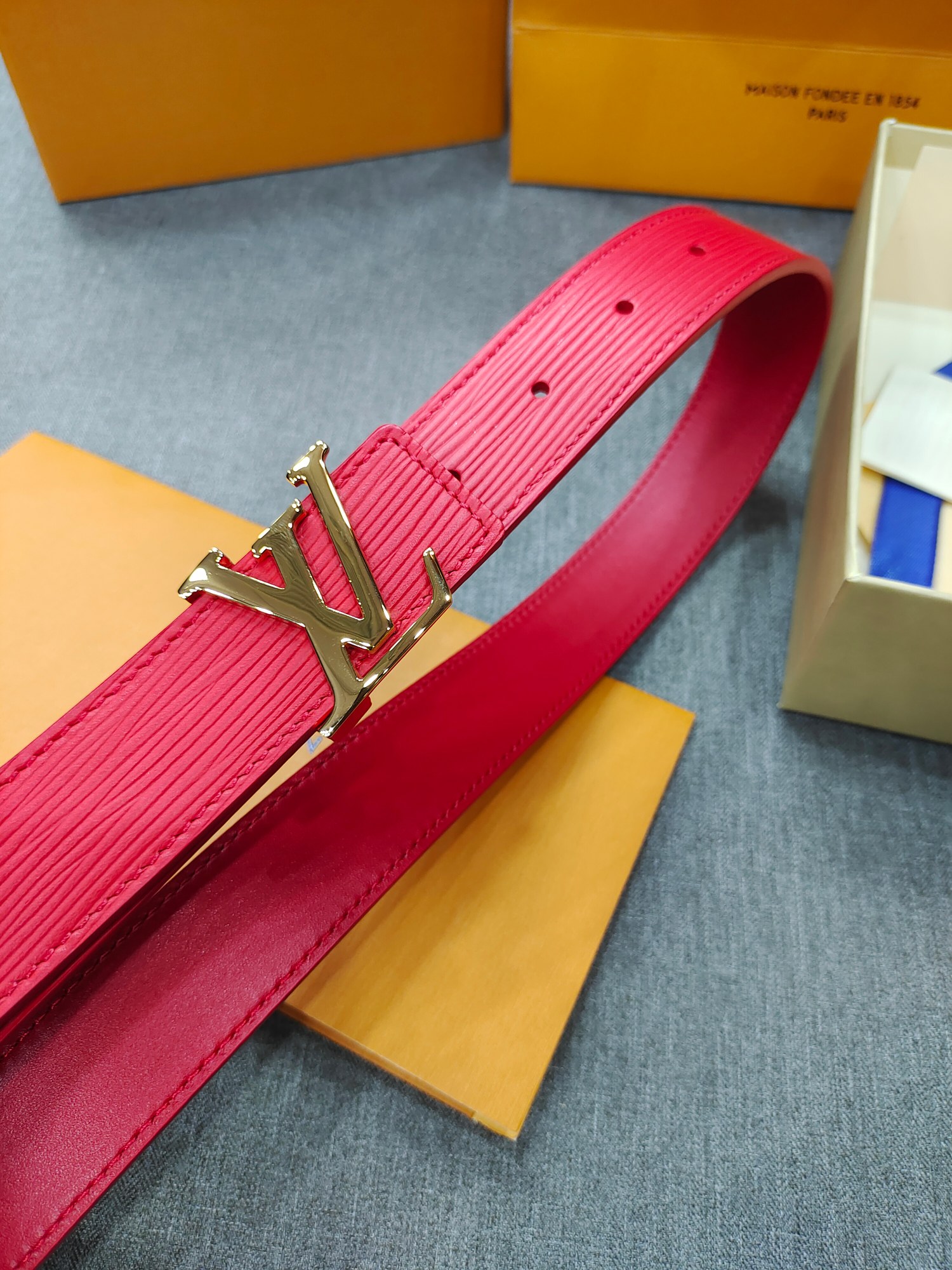 【Louis Vuitton】 レディース  幅：3.0CM 長:90-110CM