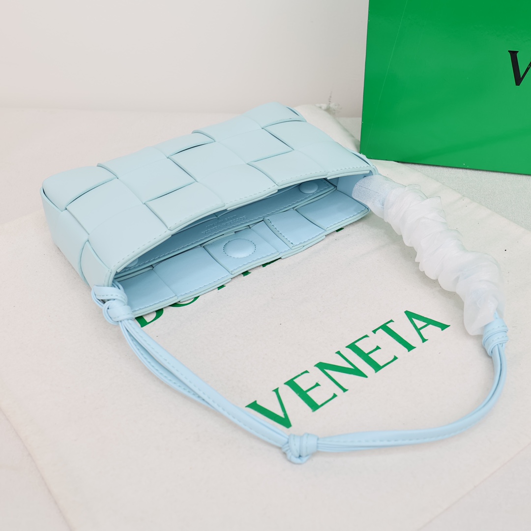 【Bottega Veneta】23*15*5.5 CM