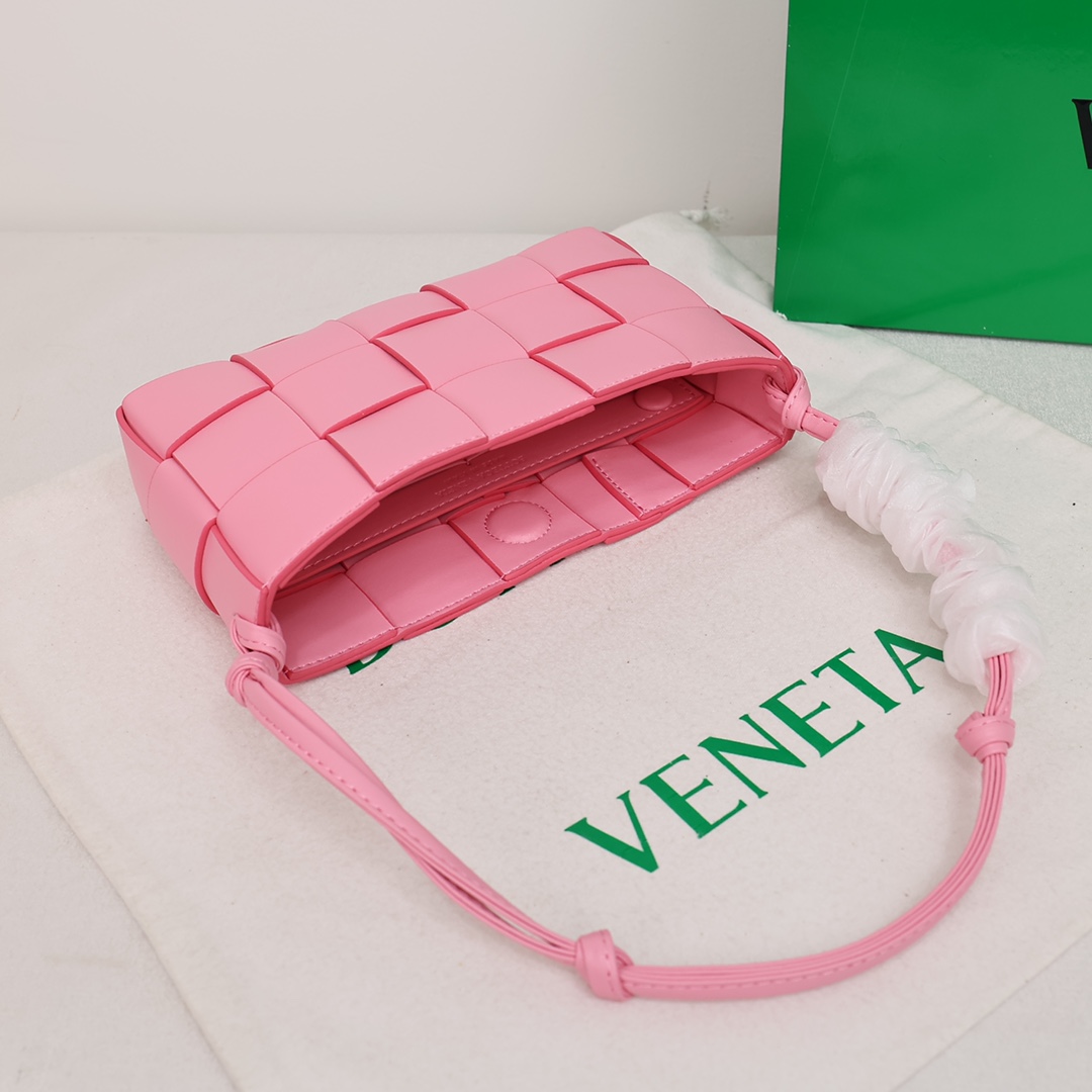 【Bottega Veneta】23*15*5.5 CM