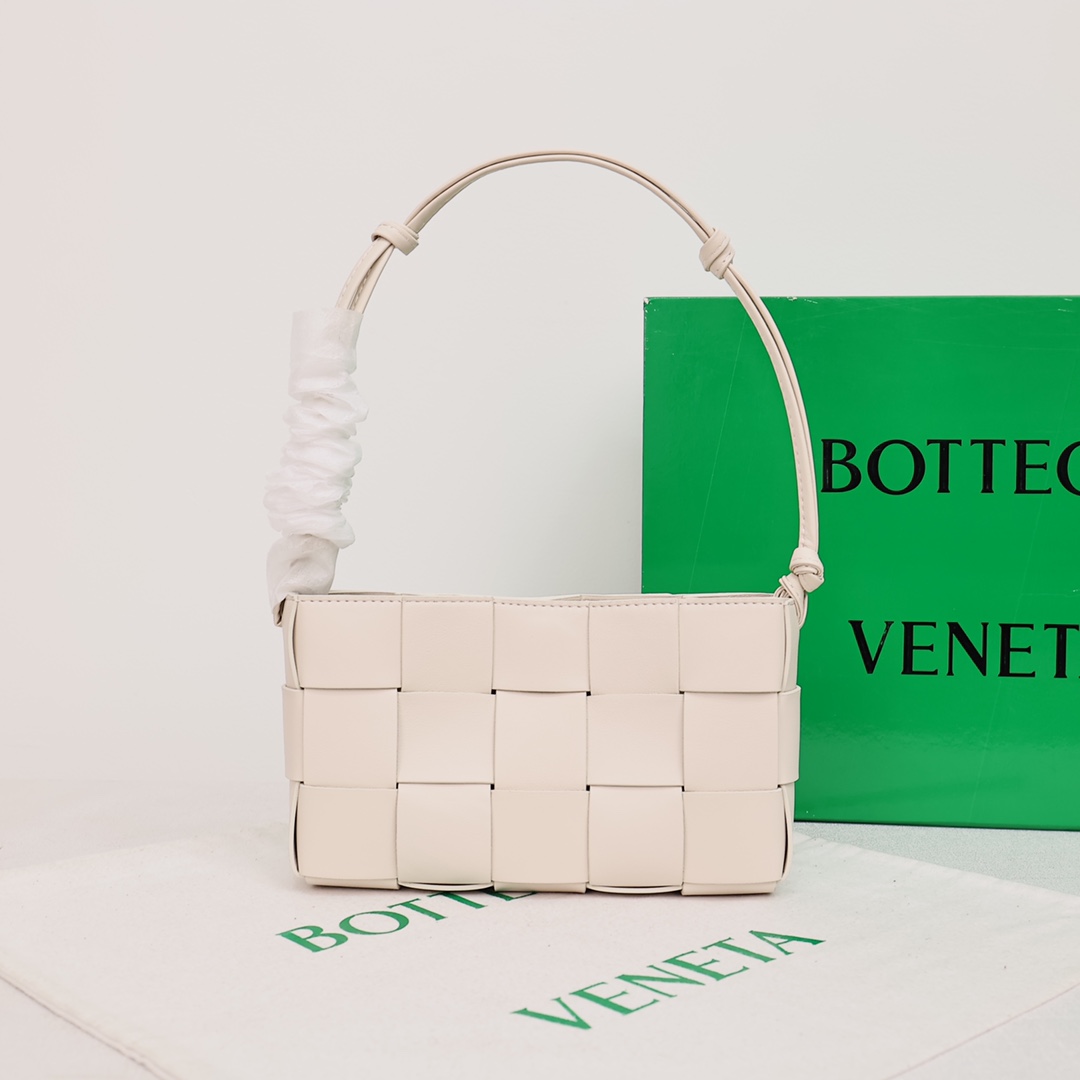 【Bottega Veneta】23*15*5.5 CM