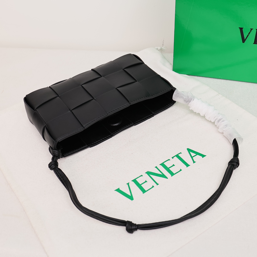 【Bottega Veneta】23*15*5.5 CM