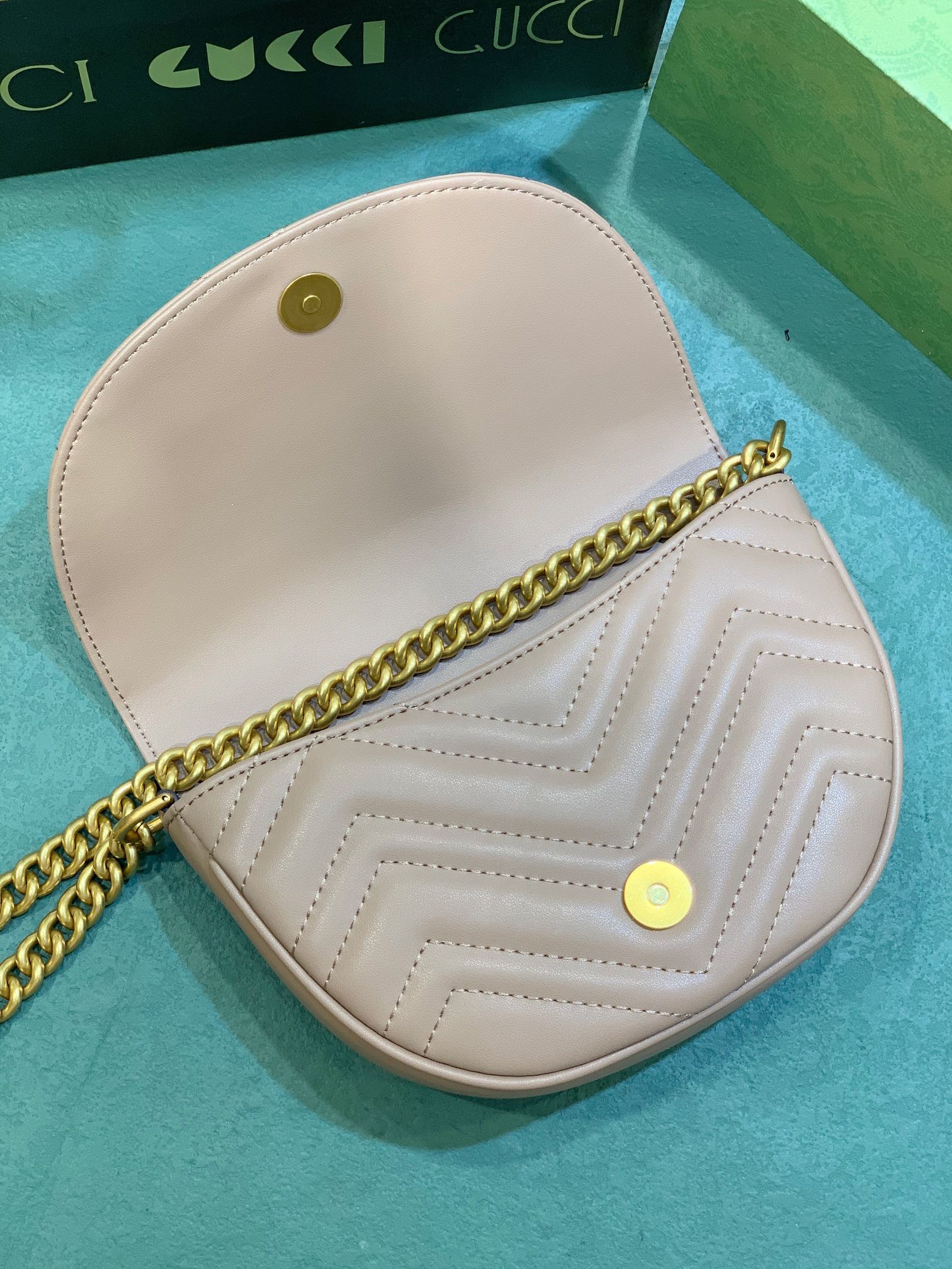 【GUCCI】Marmont 20x14x4cm