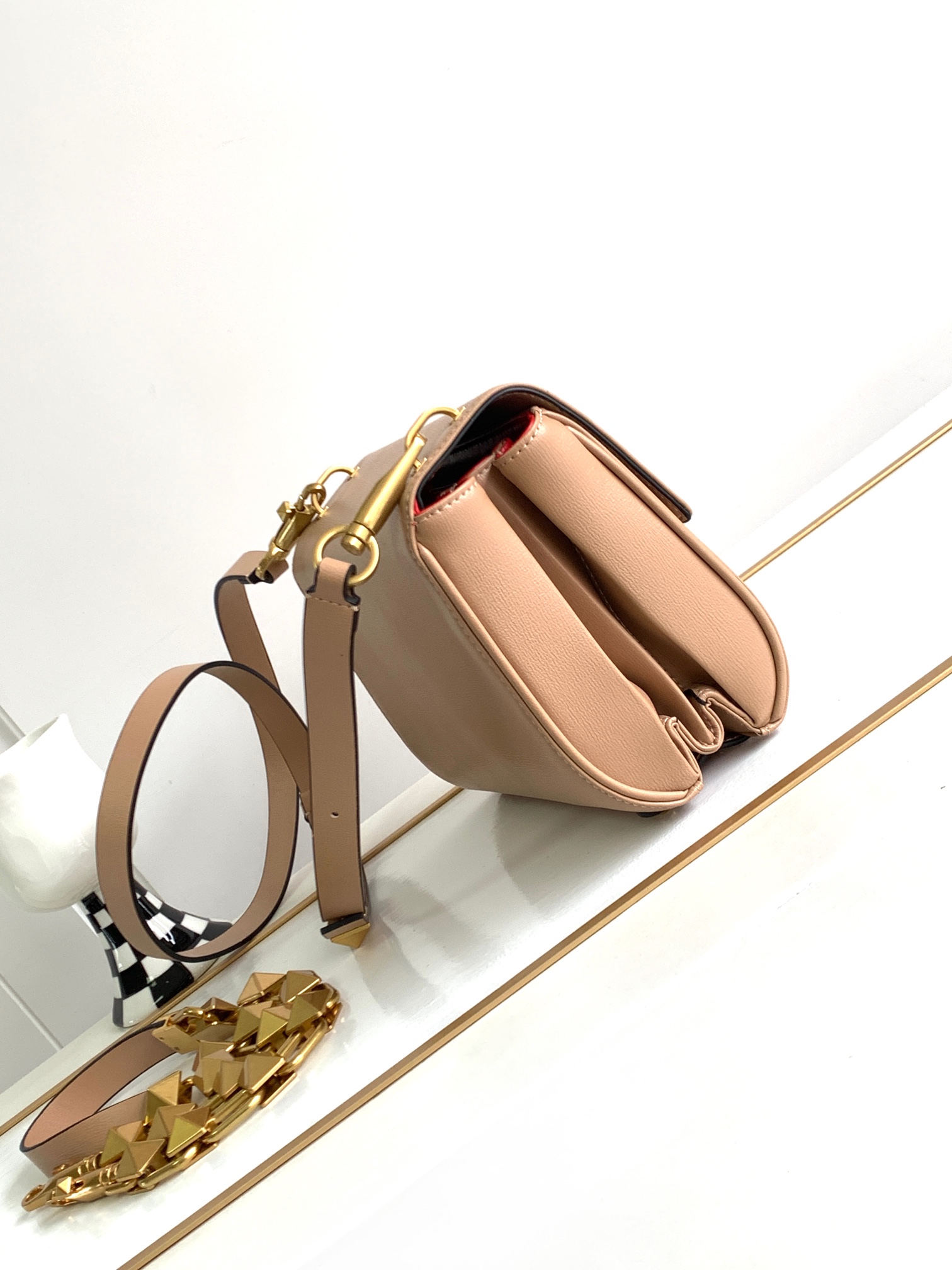 【Valentino】20 x 15 x 7cm