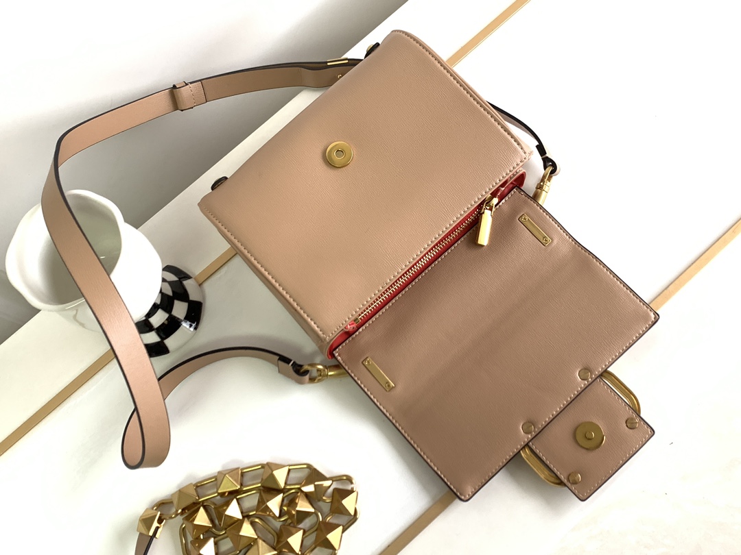 【Valentino】20 x 15 x 7cm