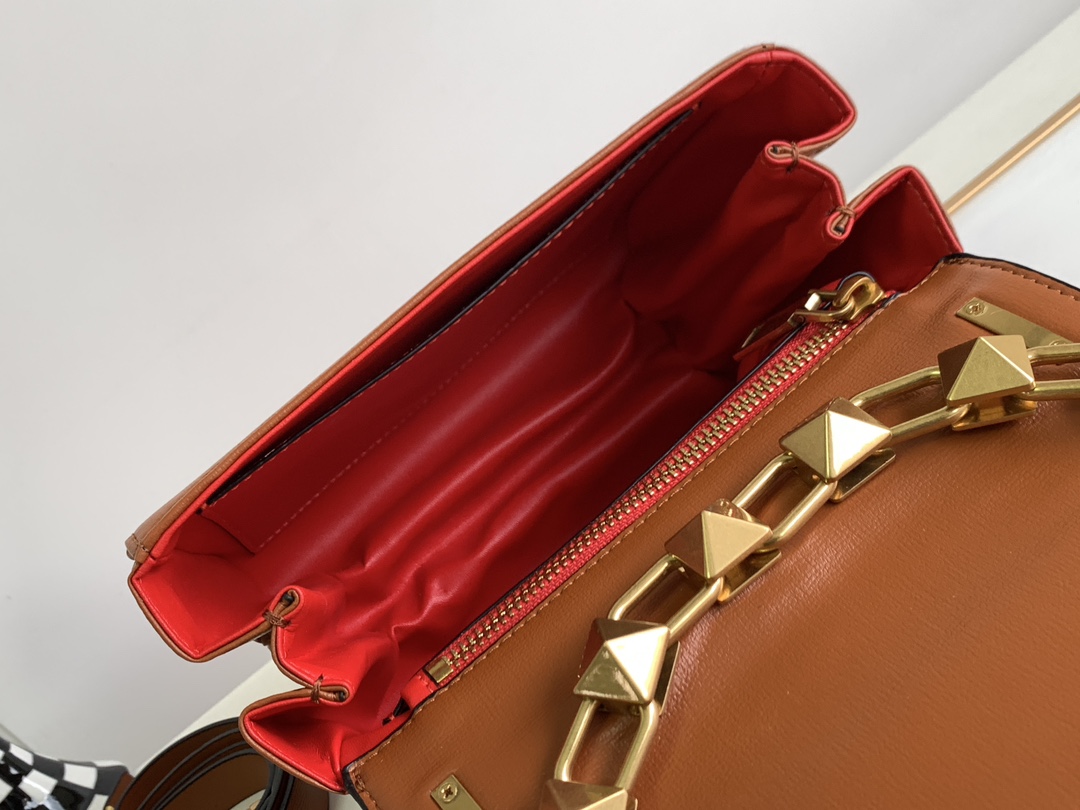 【Valentino】20 x 15 x 7cm