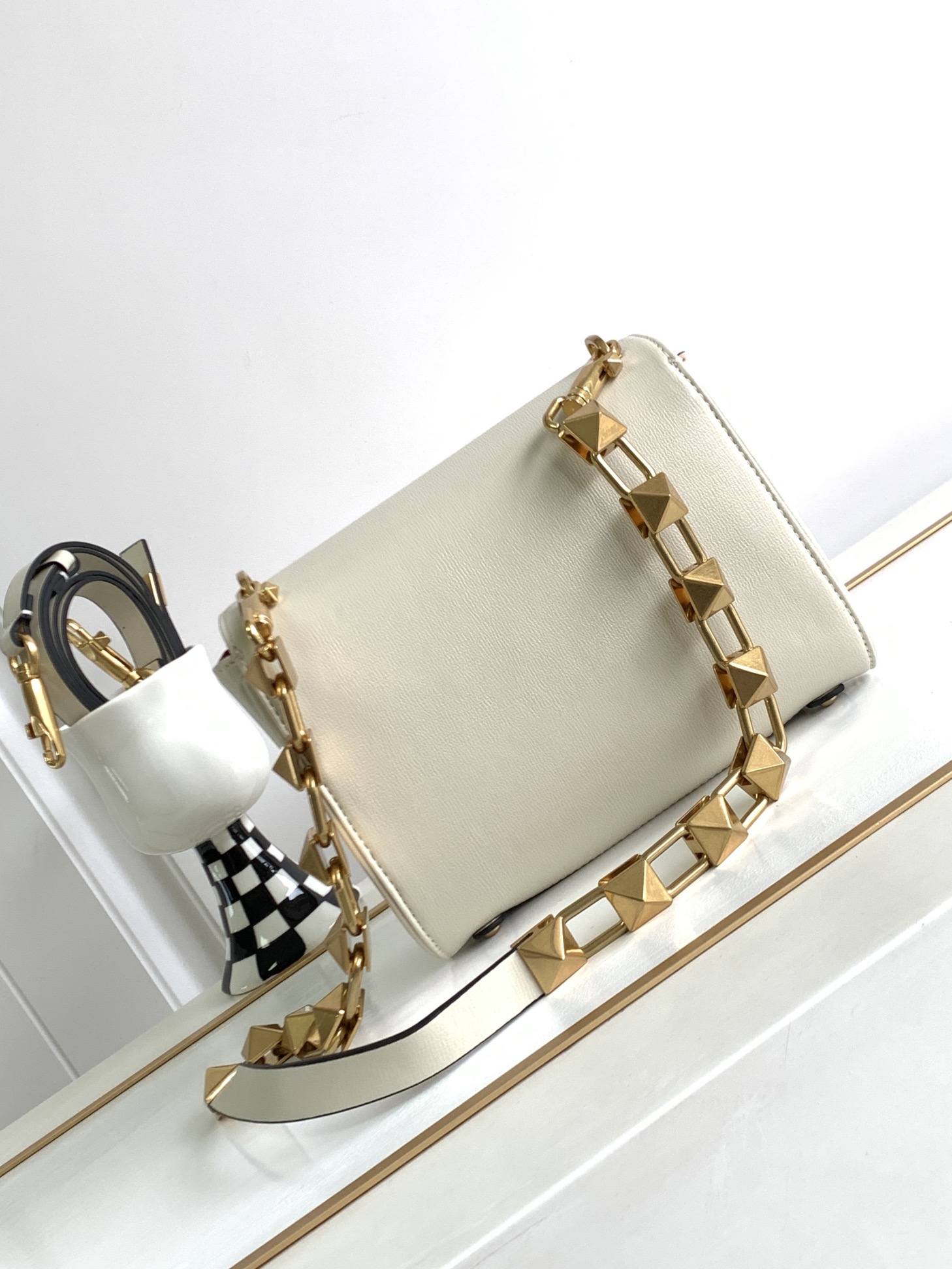 【Valentino】20 x 15 x 7cm