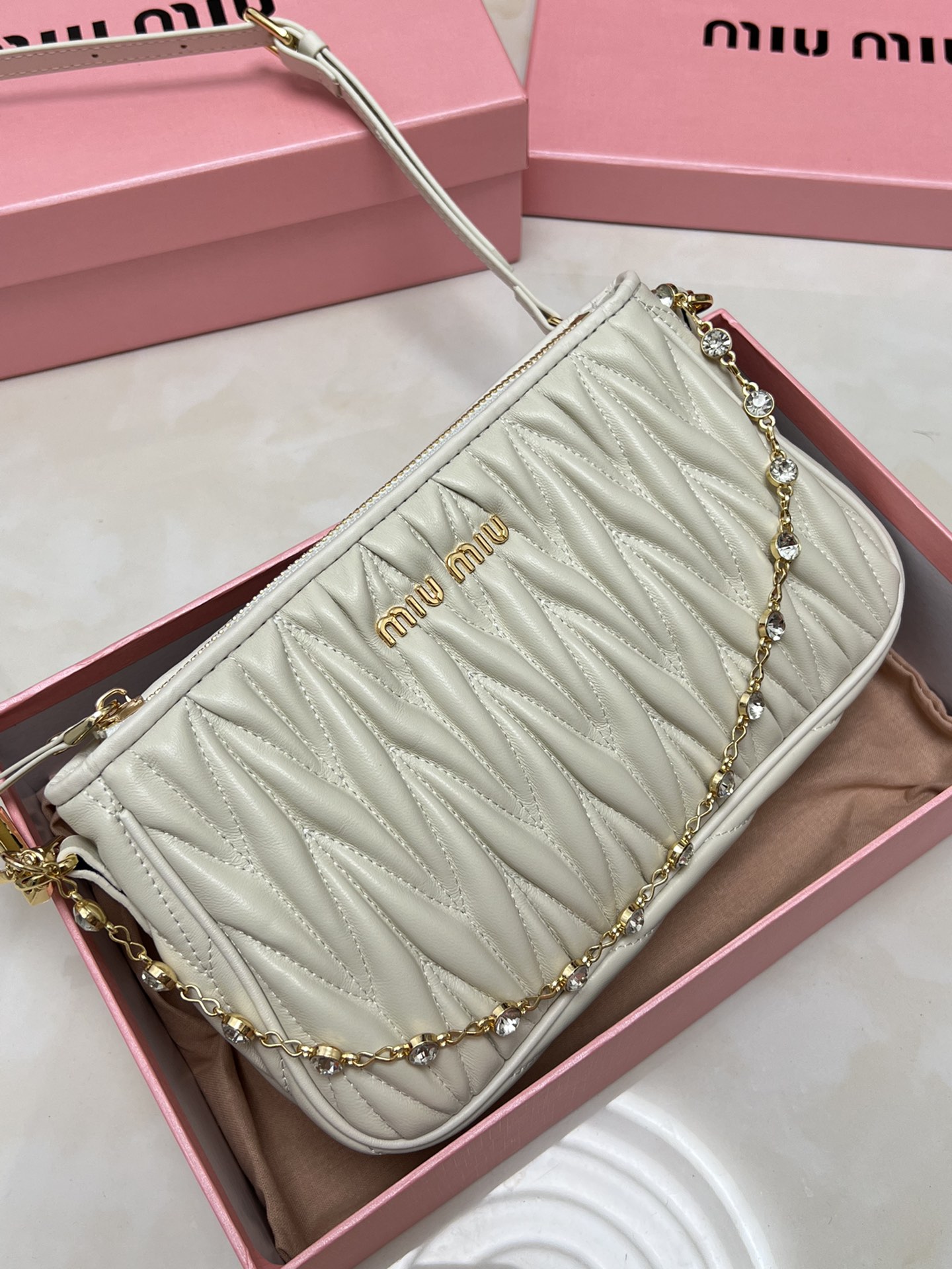 【MIUMIU】24-15-5cm