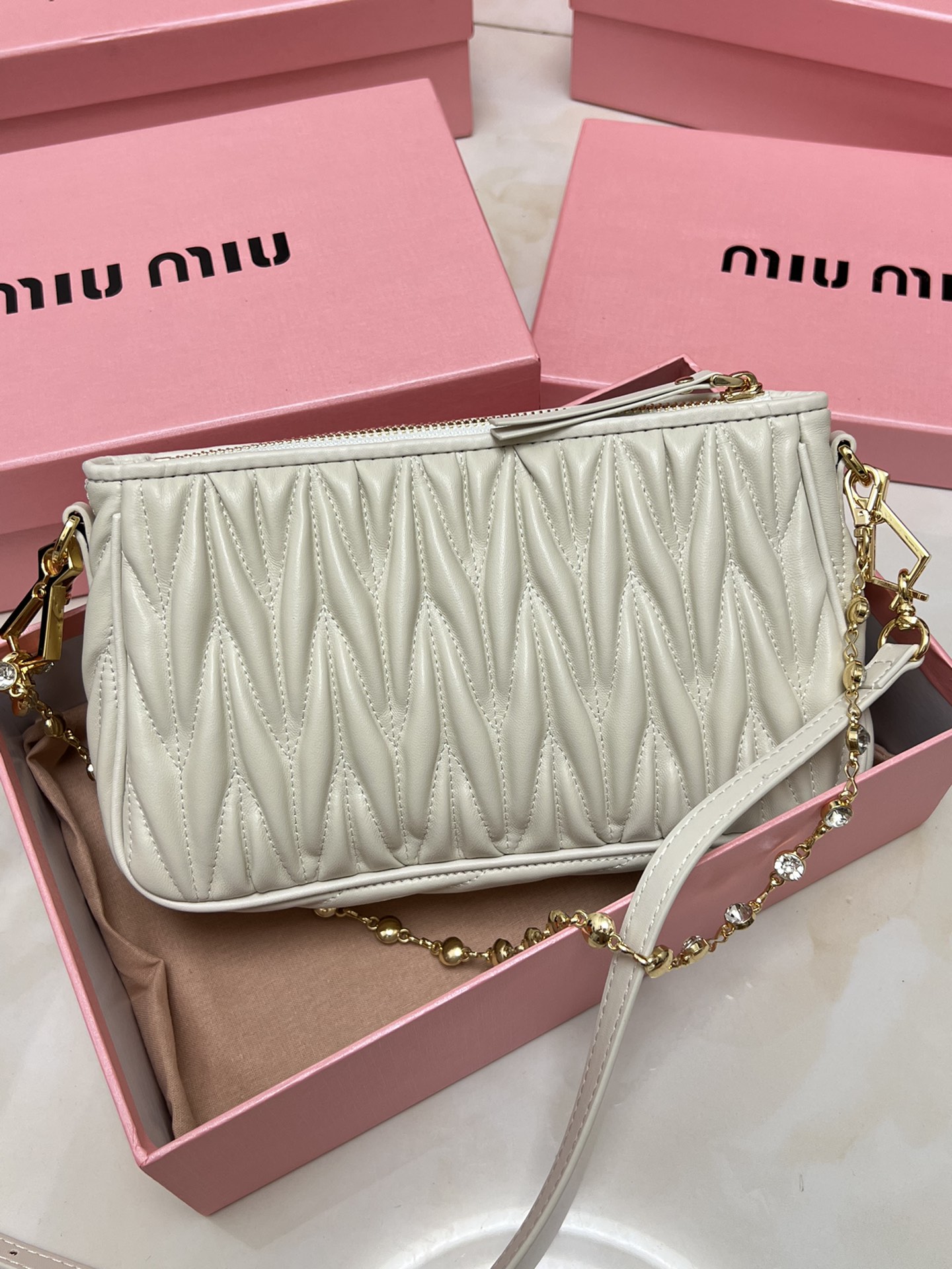 【MIUMIU】24-15-5cm