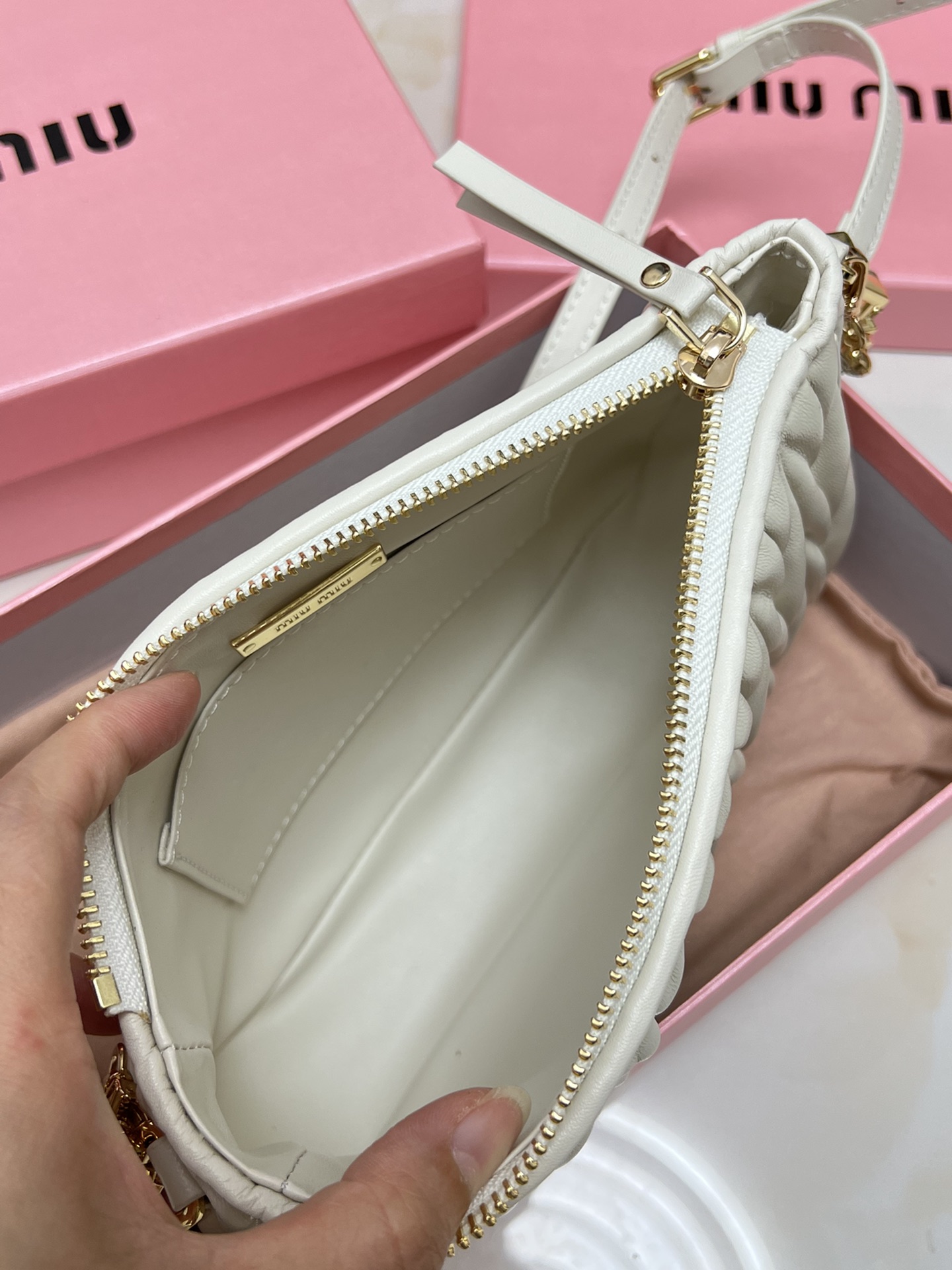 【MIUMIU】24-15-5cm