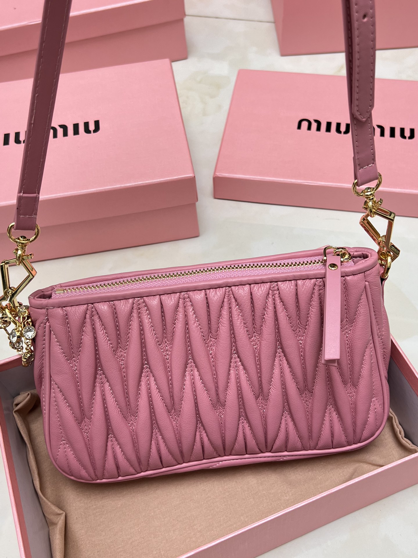 【MIUMIU】24-15-5cm