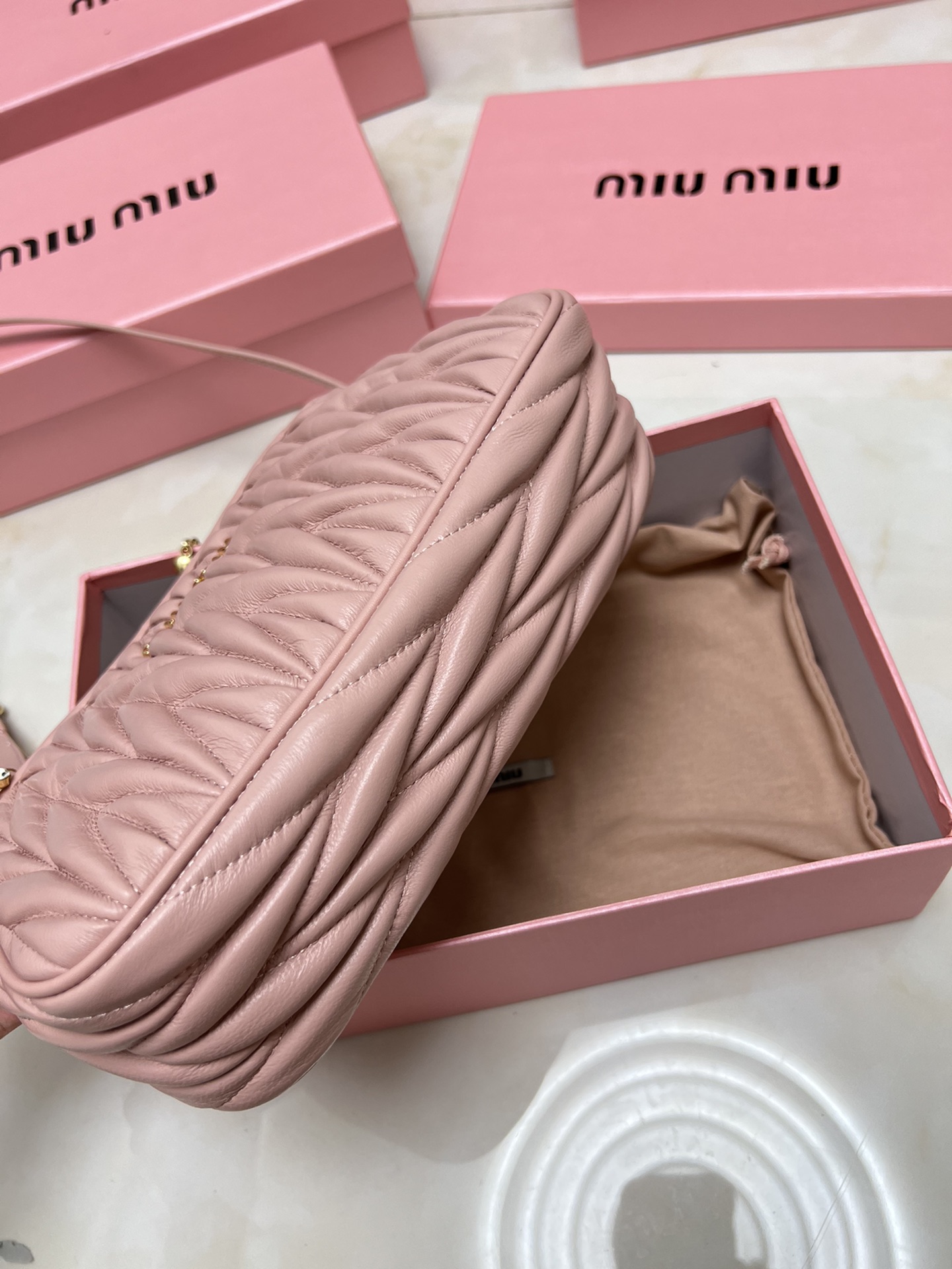 【MIUMIU】24-15-5cm