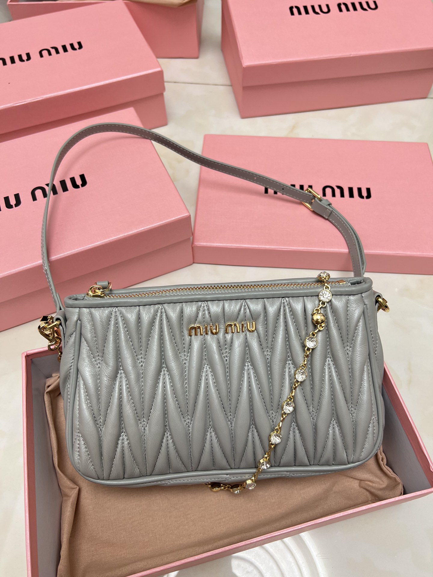 【MIUMIU】24-15-5cm