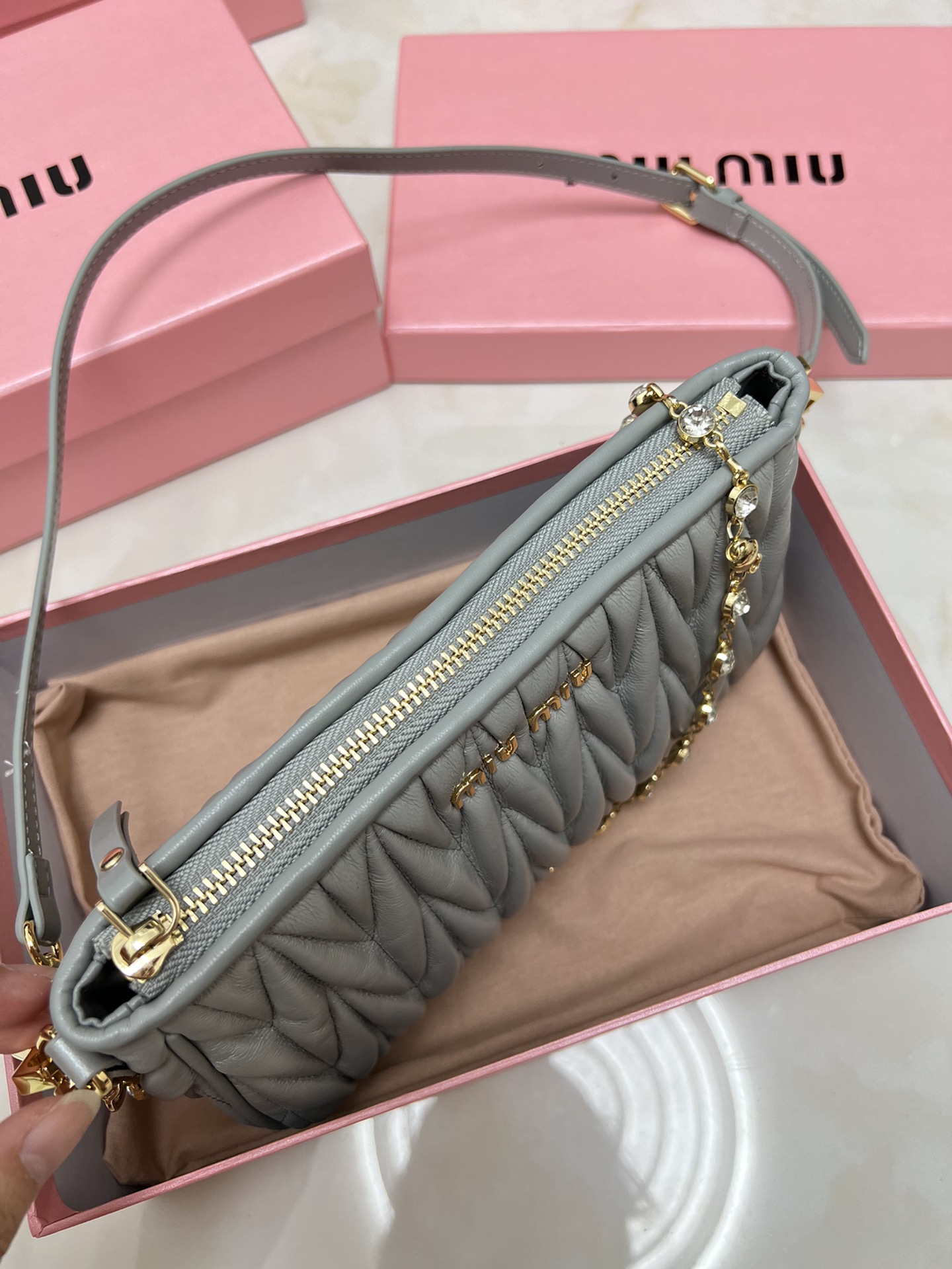 【MIUMIU】24-15-5cm