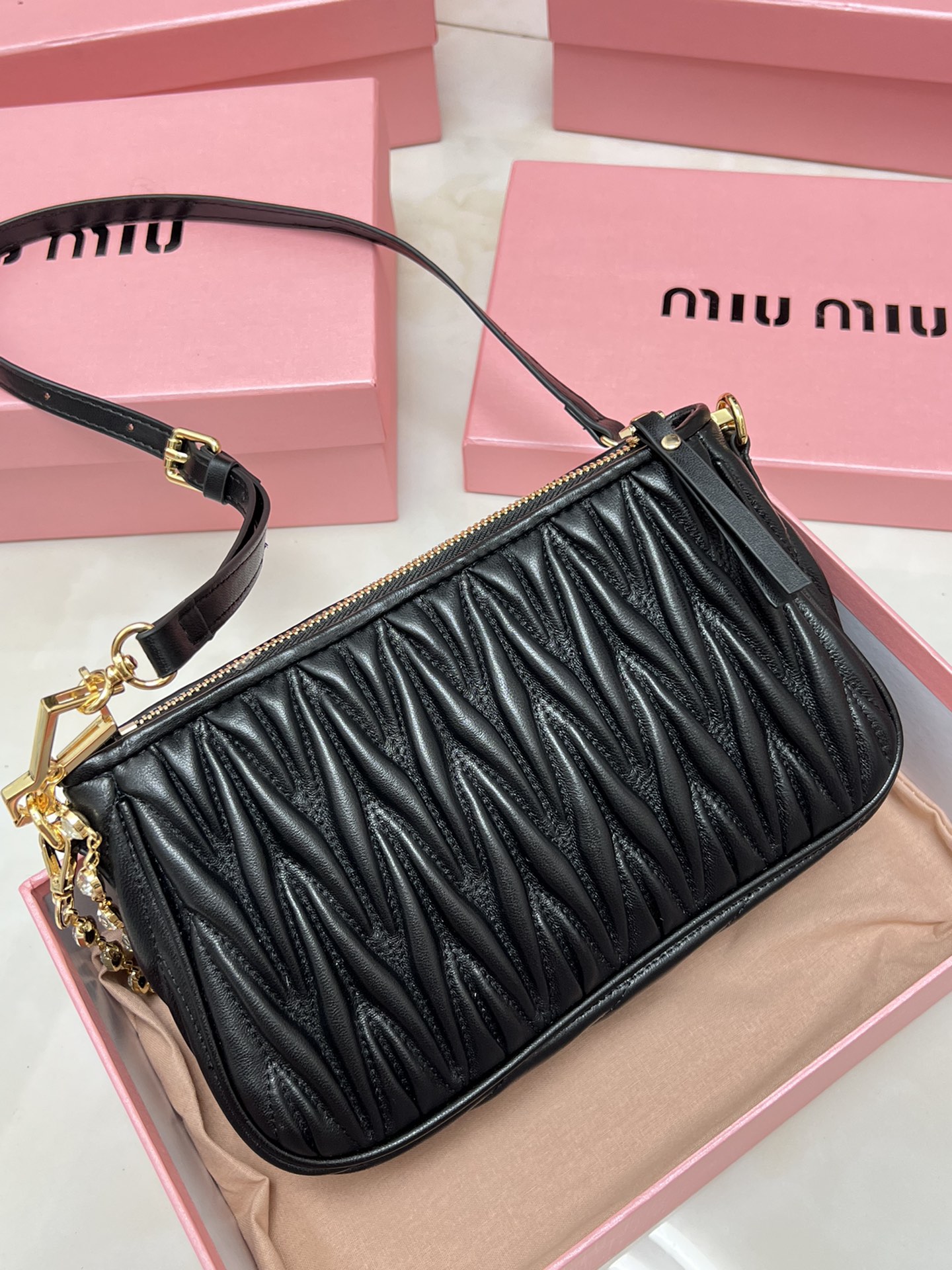 【MIUMIU】24-15-5cm