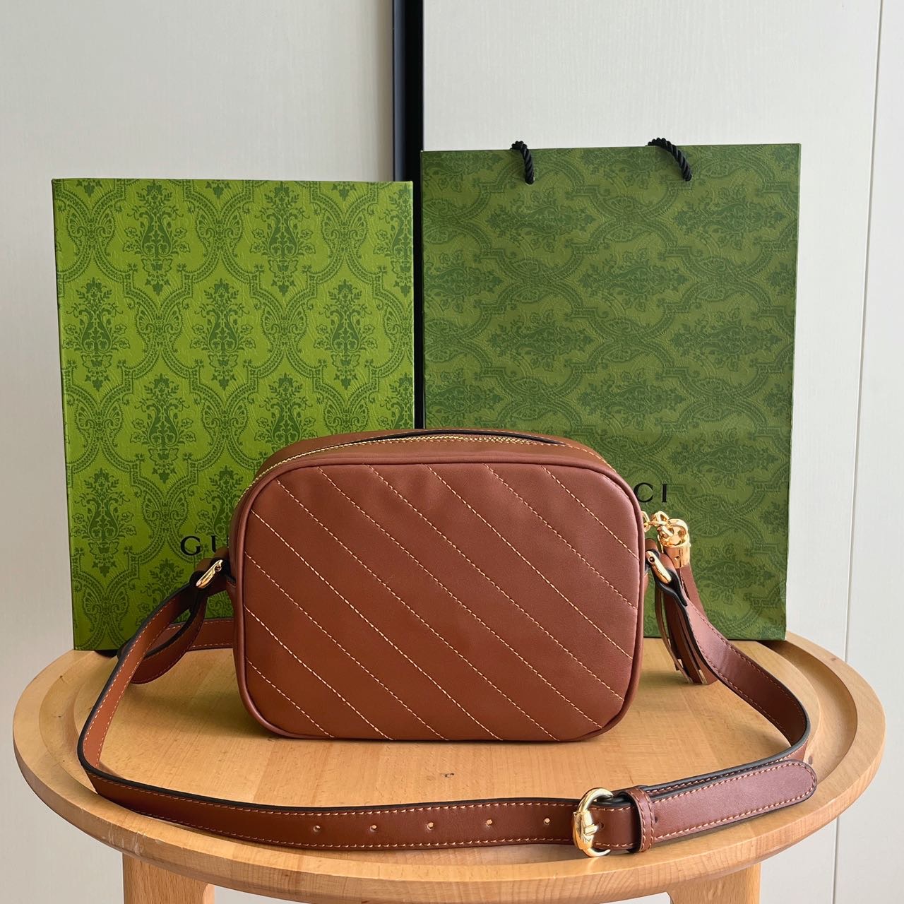 【GUCCI】𝐁𝐥𝐨𝐧𝐝𝐢𝐞 21*15.5*5.5cm
