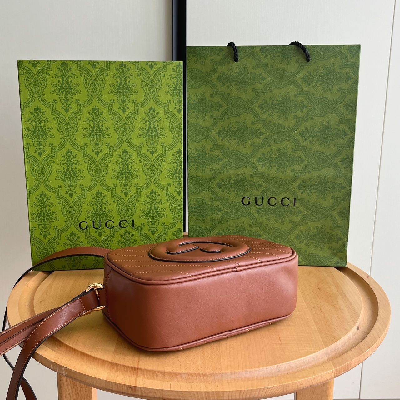【GUCCI】𝐁𝐥𝐨𝐧𝐝𝐢𝐞 21*15.5*5.5cm