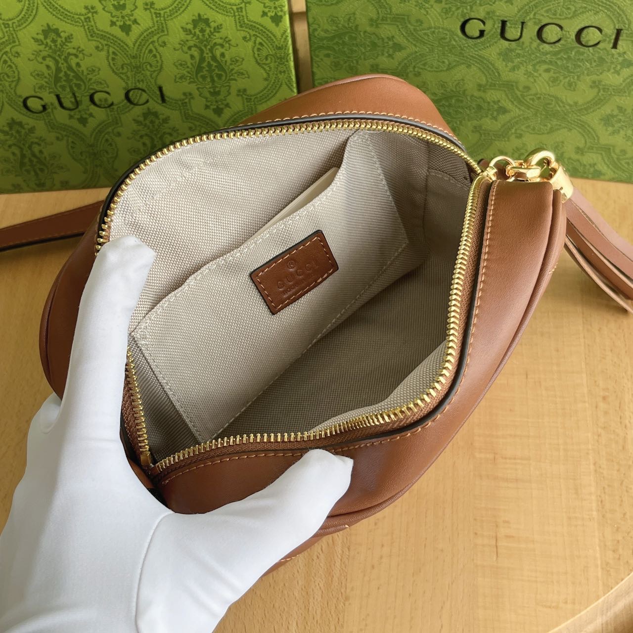 【GUCCI】𝐁𝐥𝐨𝐧𝐝𝐢𝐞 21*15.5*5.5cm
