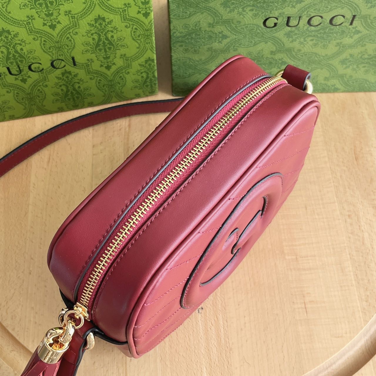 【GUCCI】𝐁𝐥𝐨𝐧𝐝𝐢𝐞 21*15.5*5.5cm