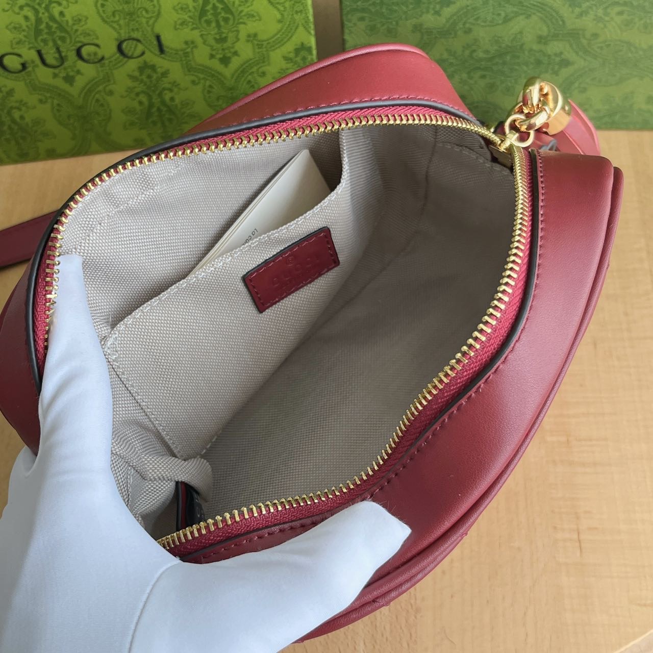【GUCCI】𝐁𝐥𝐨𝐧𝐝𝐢𝐞 21*15.5*5.5cm