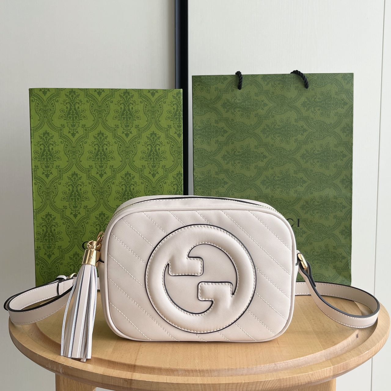 【GUCCI】𝐁𝐥𝐨𝐧𝐝𝐢𝐞 21*15.5*5.5cm