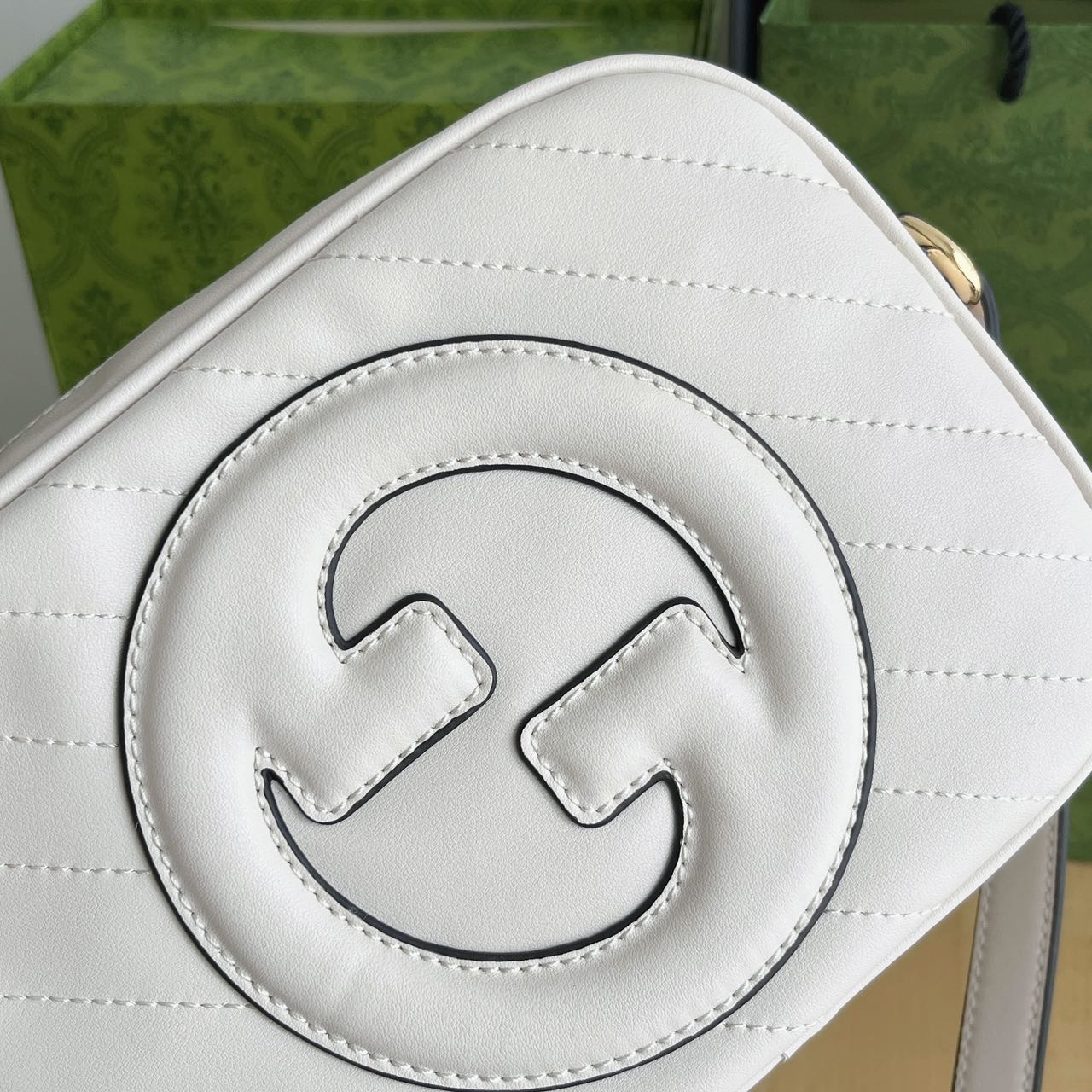 【GUCCI】𝐁𝐥𝐨𝐧𝐝𝐢𝐞 21*15.5*5.5cm