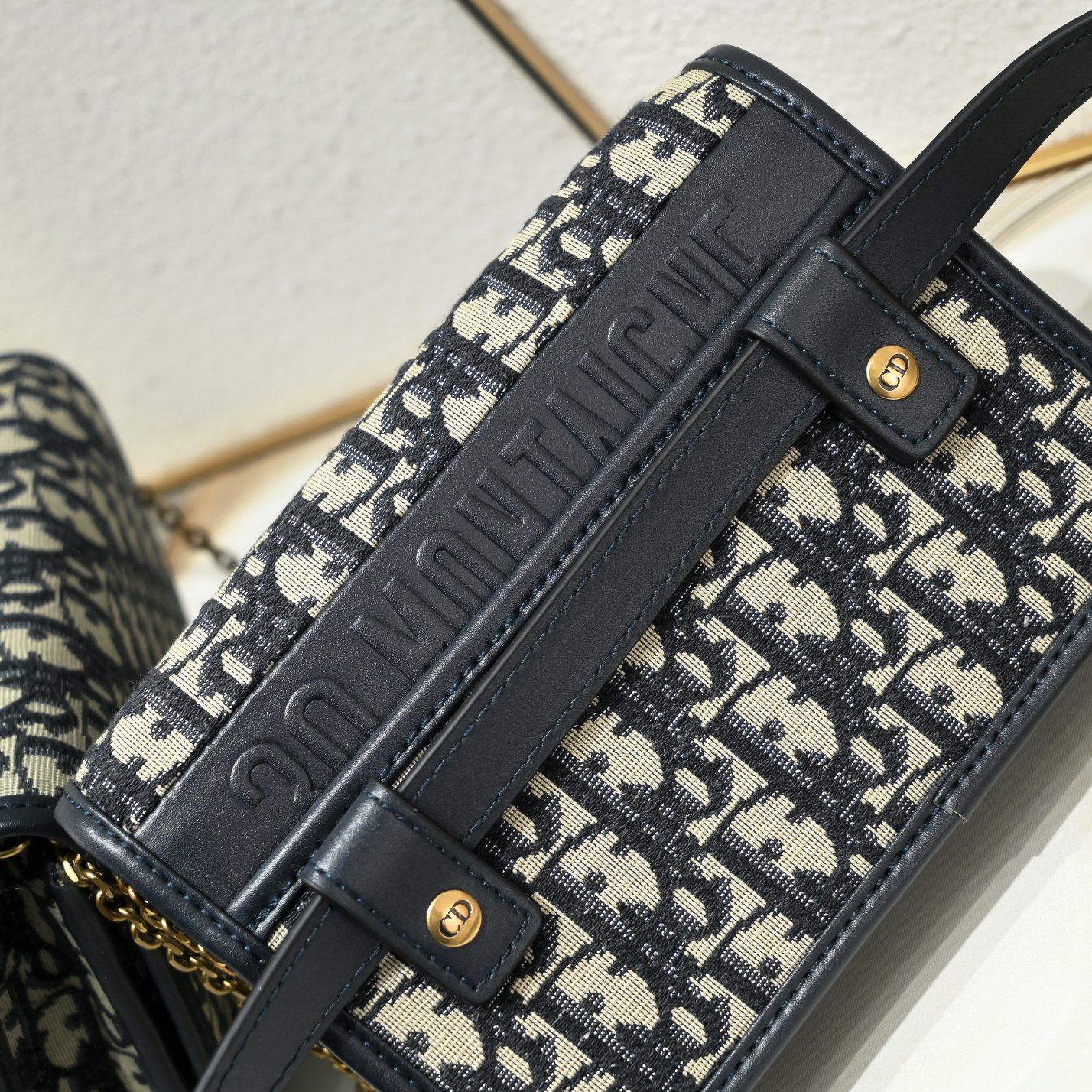 【DIOR】Montaigne 19 x 12.5 x 4 cm