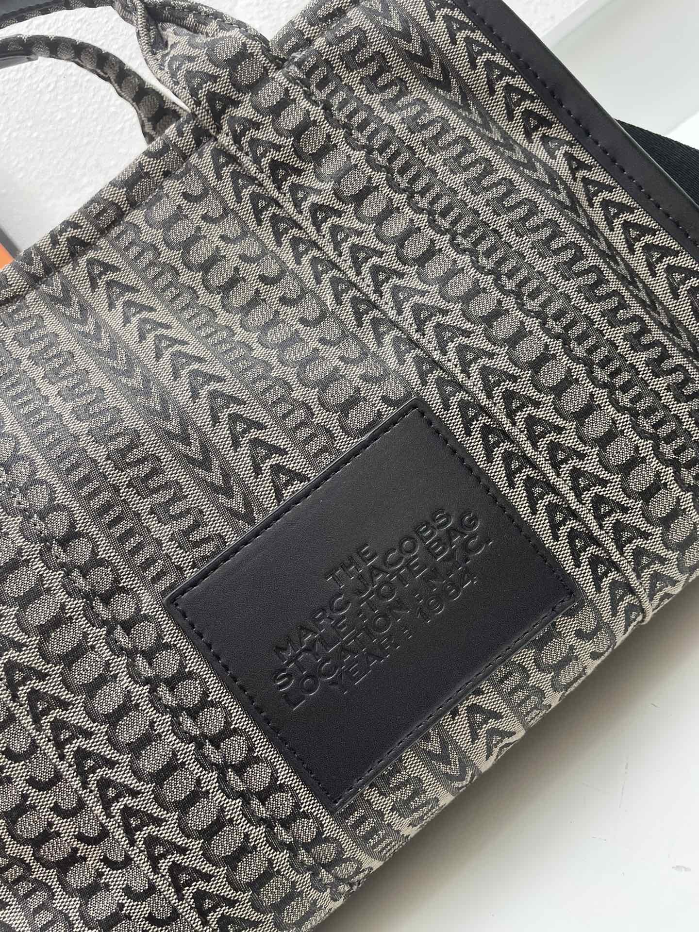 【MARC JACOBS】32-26-13cm