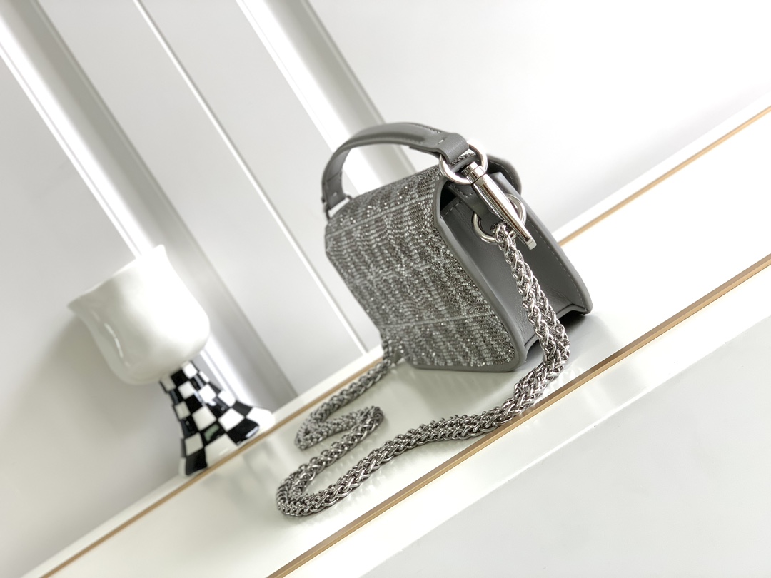 【Valentino】Garavani  20 x 11 x 5cm