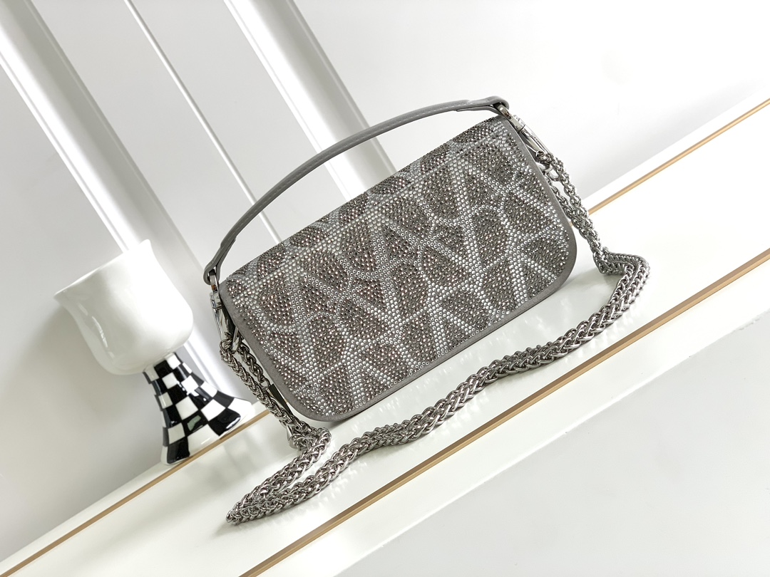 【Valentino】Garavani  20 x 11 x 5cm