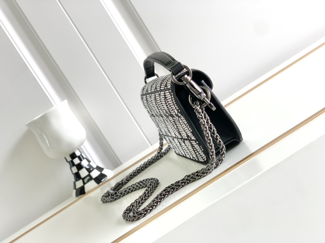 【Valentino】Garavani  20 x 11 x 5cm