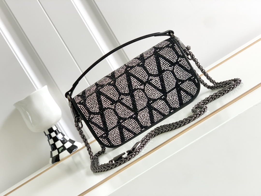 【Valentino】Garavani  20 x 11 x 5cm