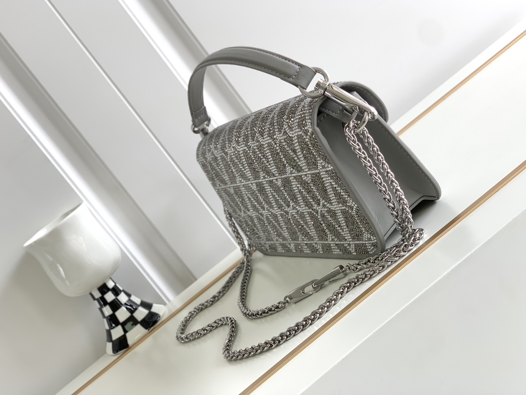 【Valentino】Garavani  27 x 13 x 6 cm