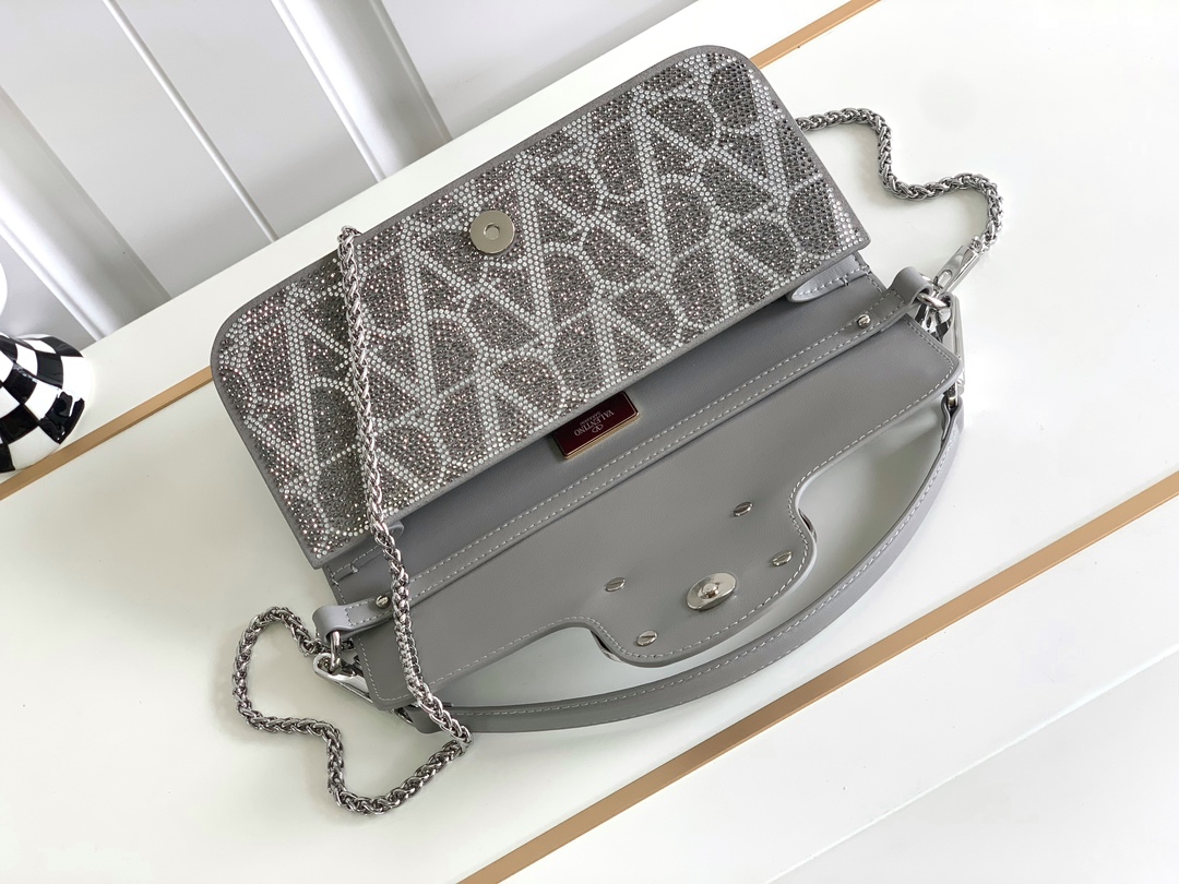 【Valentino】Garavani  27 x 13 x 6 cm