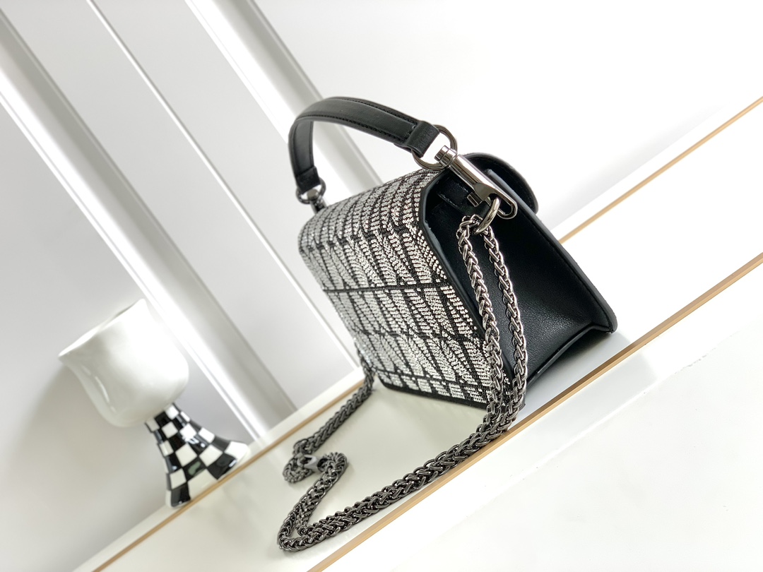 【Valentino】Garavani  27 x 13 x 6 cm