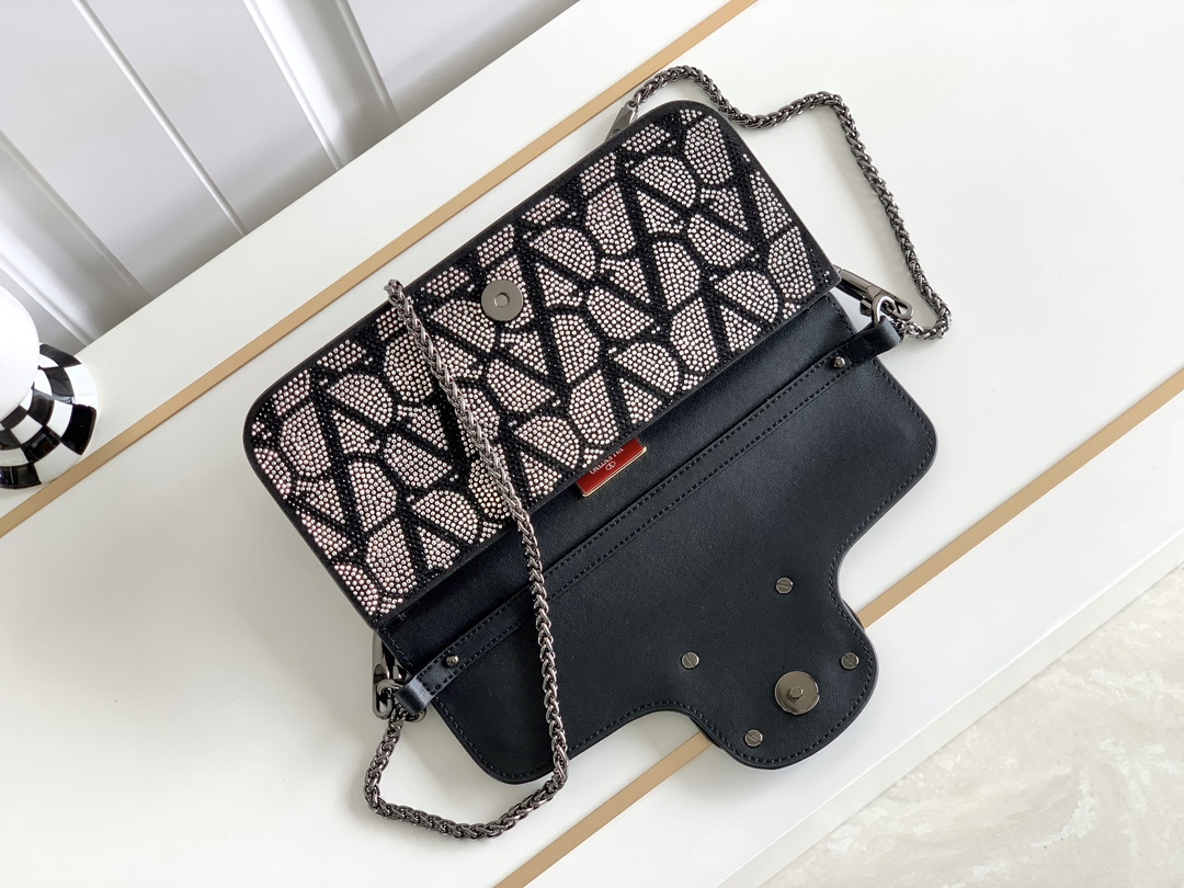 【Valentino】Garavani  27 x 13 x 6 cm