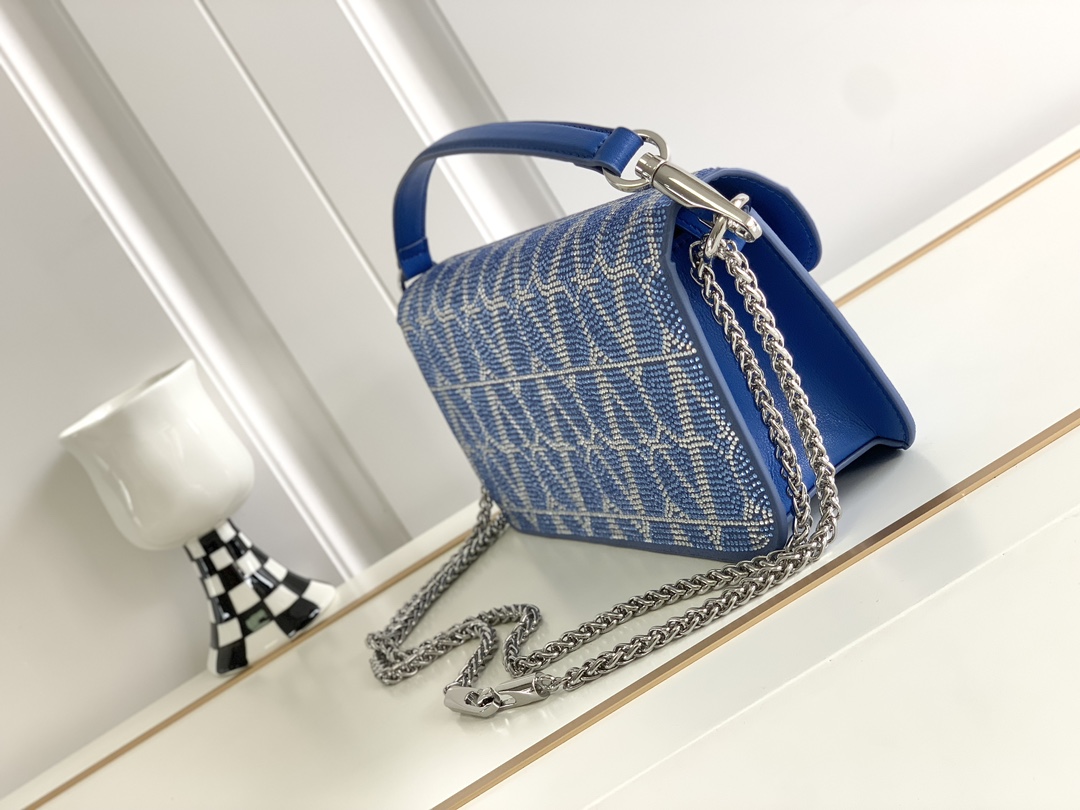 【Valentino】Garavani  27 x 13 x 6 cm