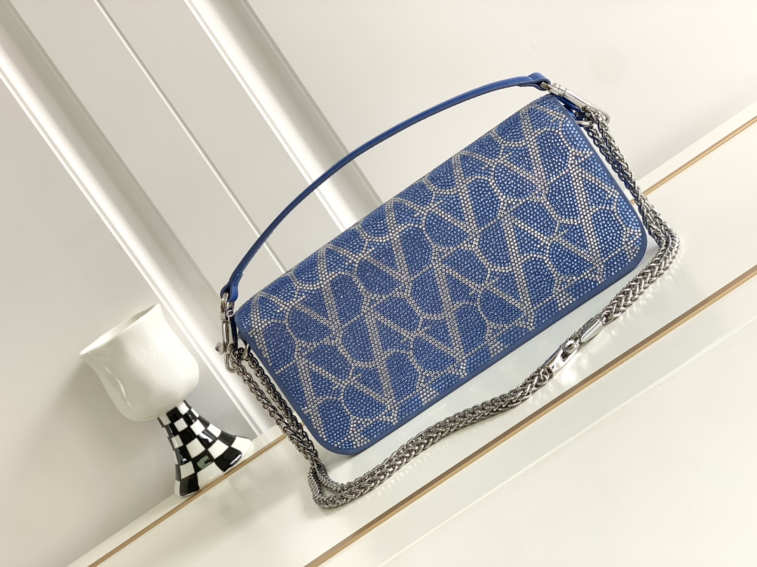 【Valentino】Garavani  27 x 13 x 6 cm